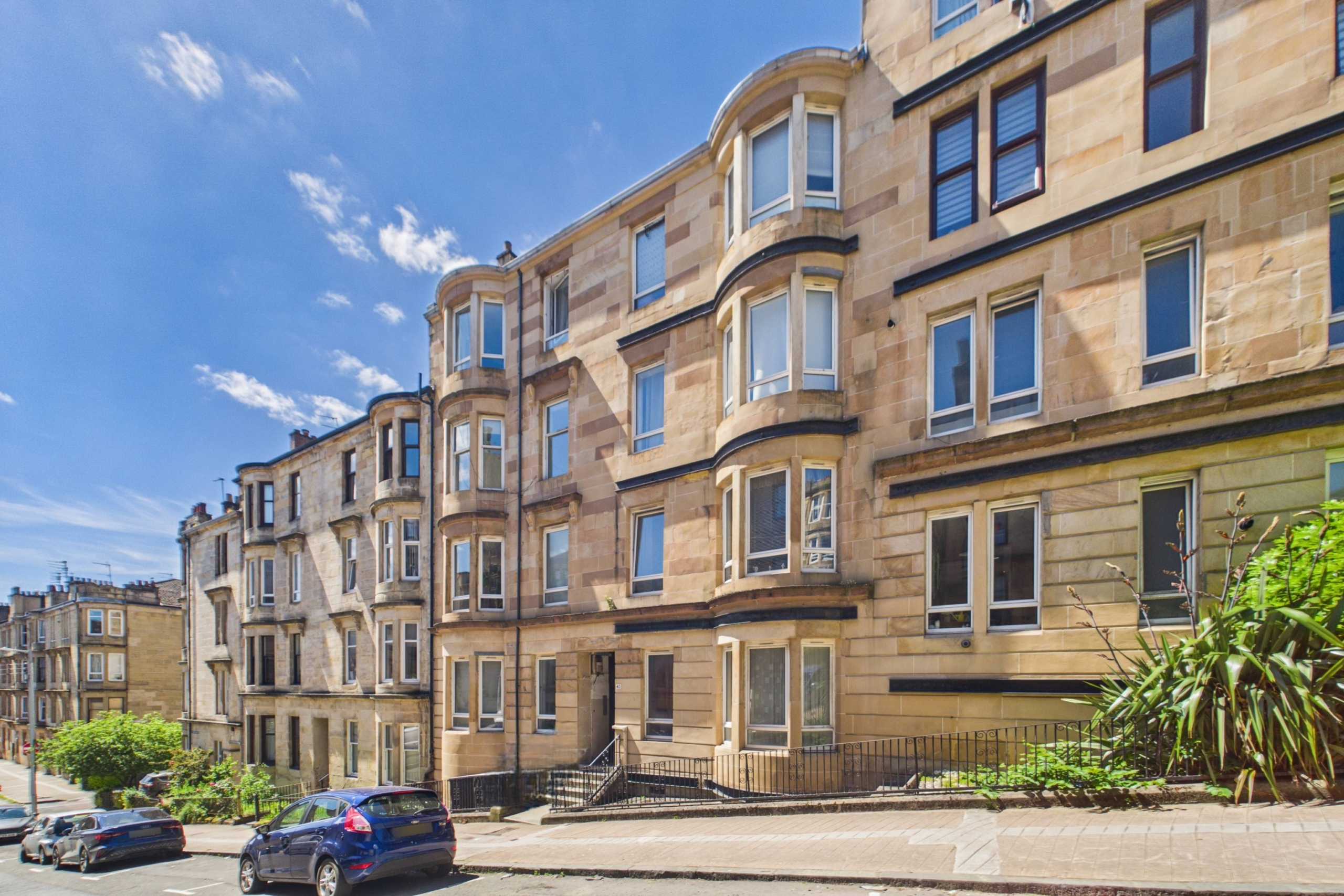 Beautiful Two-Bedroom Traditional Tenement Flat To Let in Partick, Glasgow
