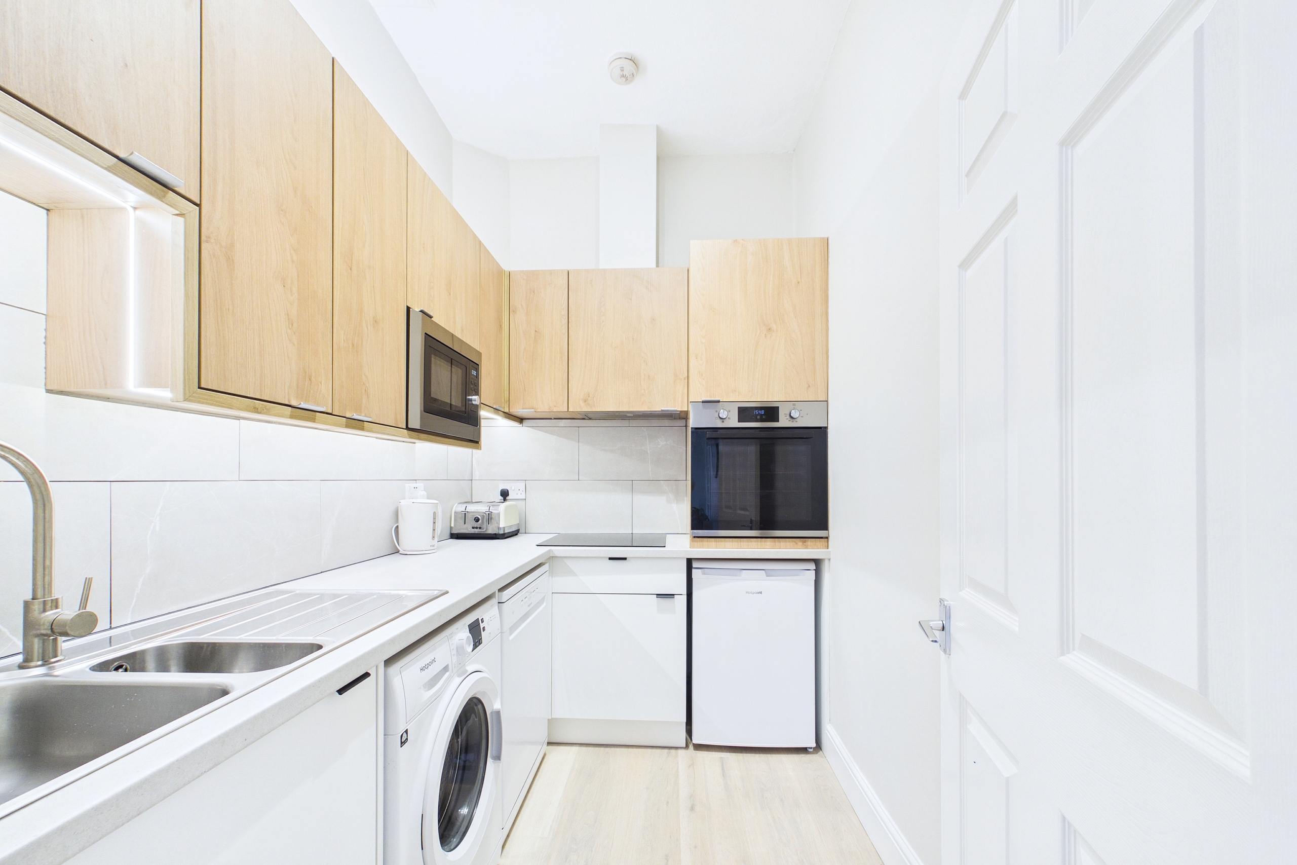 Beautiful two-bedroom traditional tenement flat to let in the highly sought-after Partick area of Glasgow’s vibrant West End.