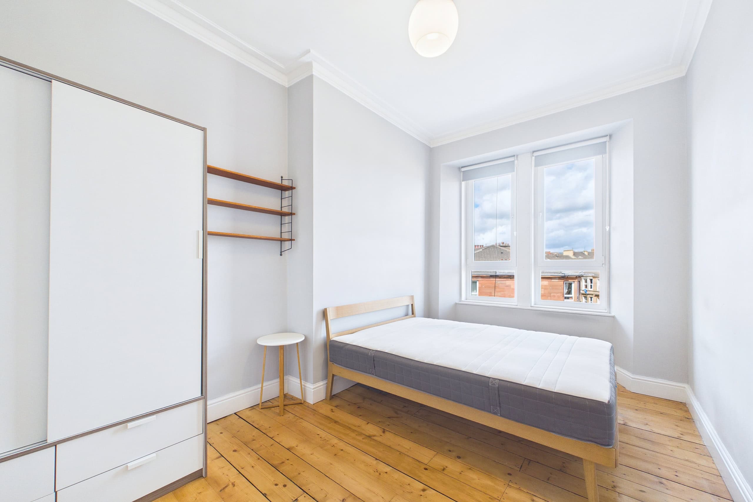 Beautifully appointed two-bedroom top floor tenement flat for sale in Mount Florida