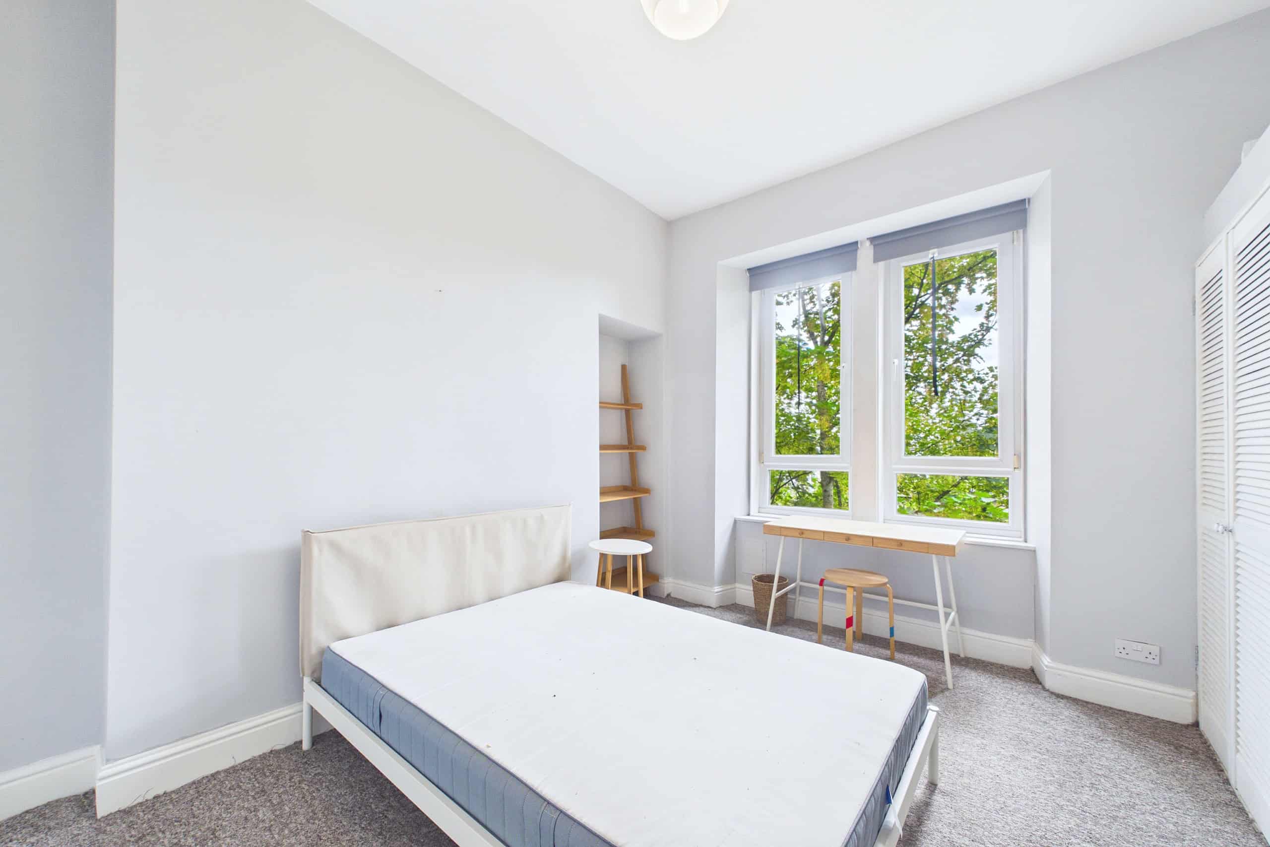 Beautifully appointed two-bedroom top floor tenement flat for sale in Mount Florida