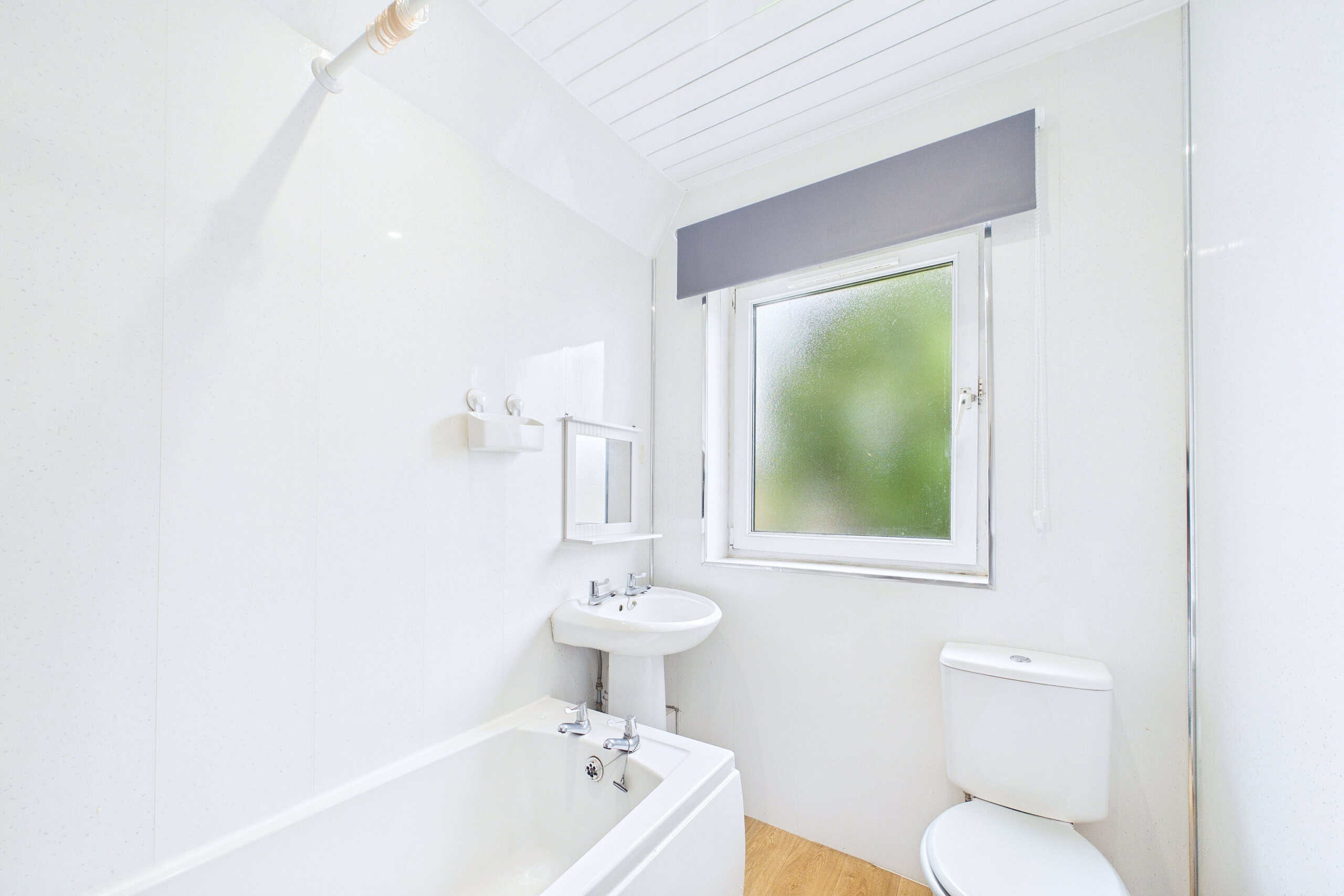 two-bedroom upper cottage flat to let in Stirling