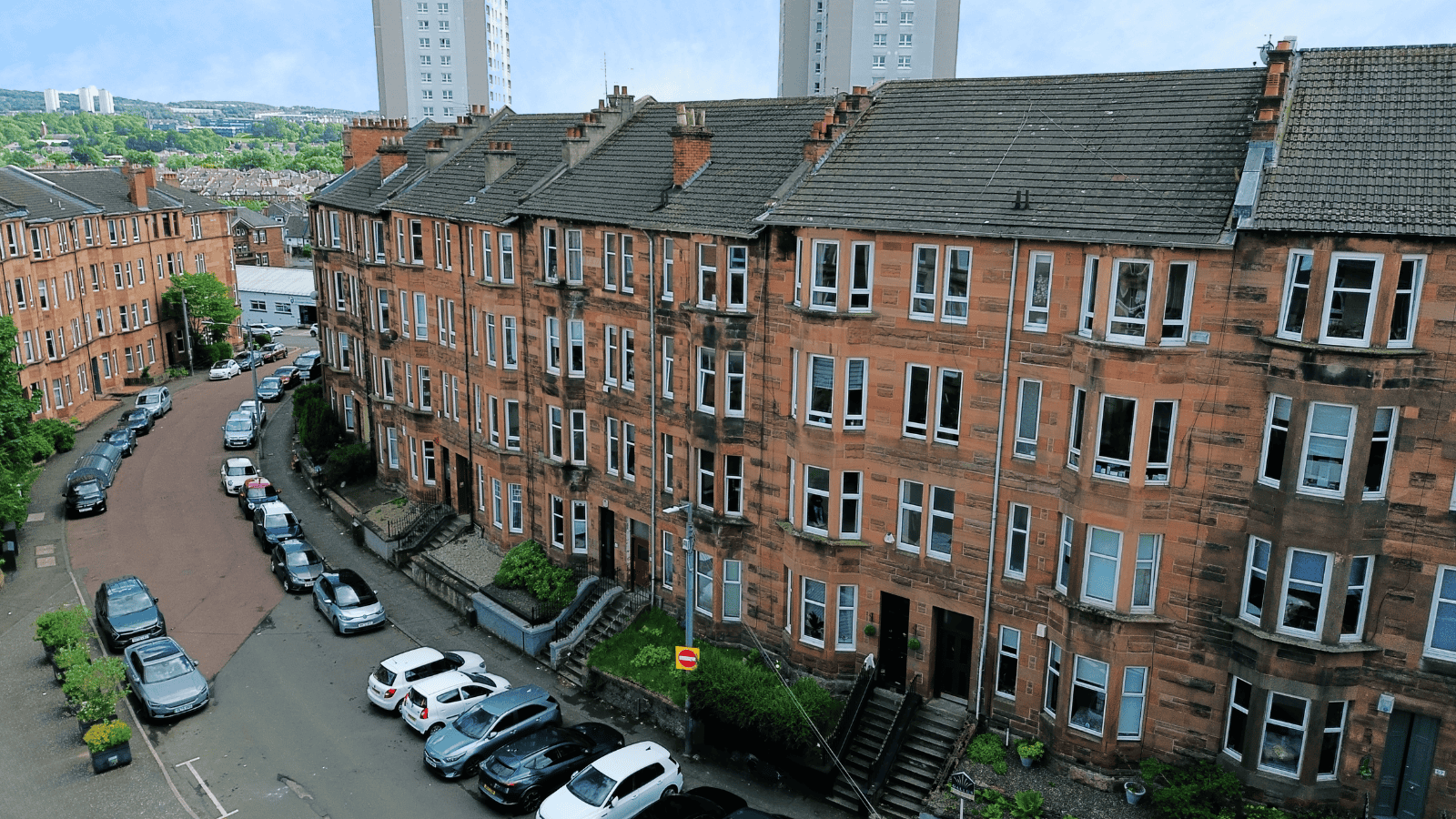 Beautifully appointed two-bedroom top floor tenement flat for sale in Mount Florida