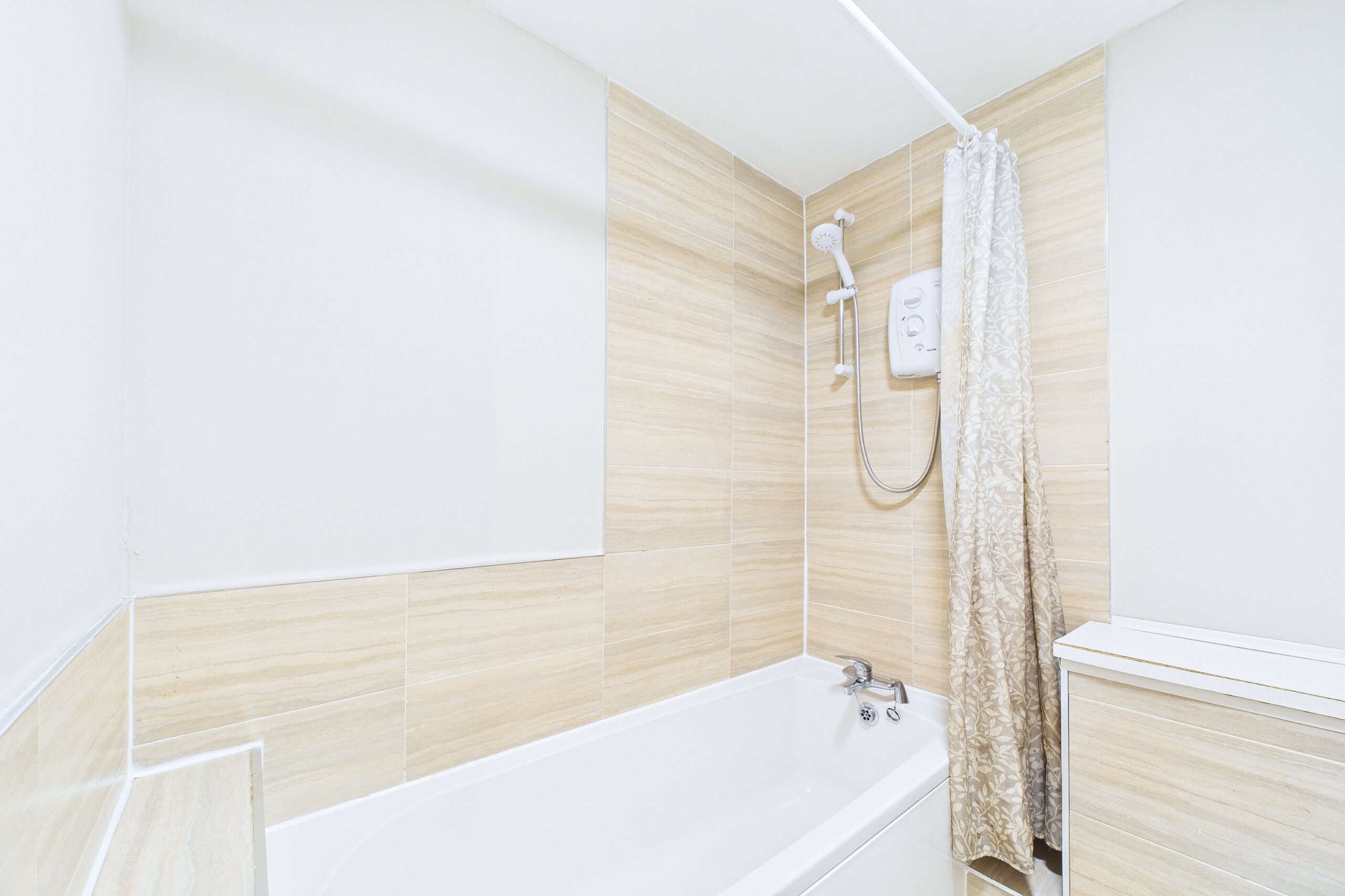 Two-Bedroom Flat For Sale in Glasgow City Centre