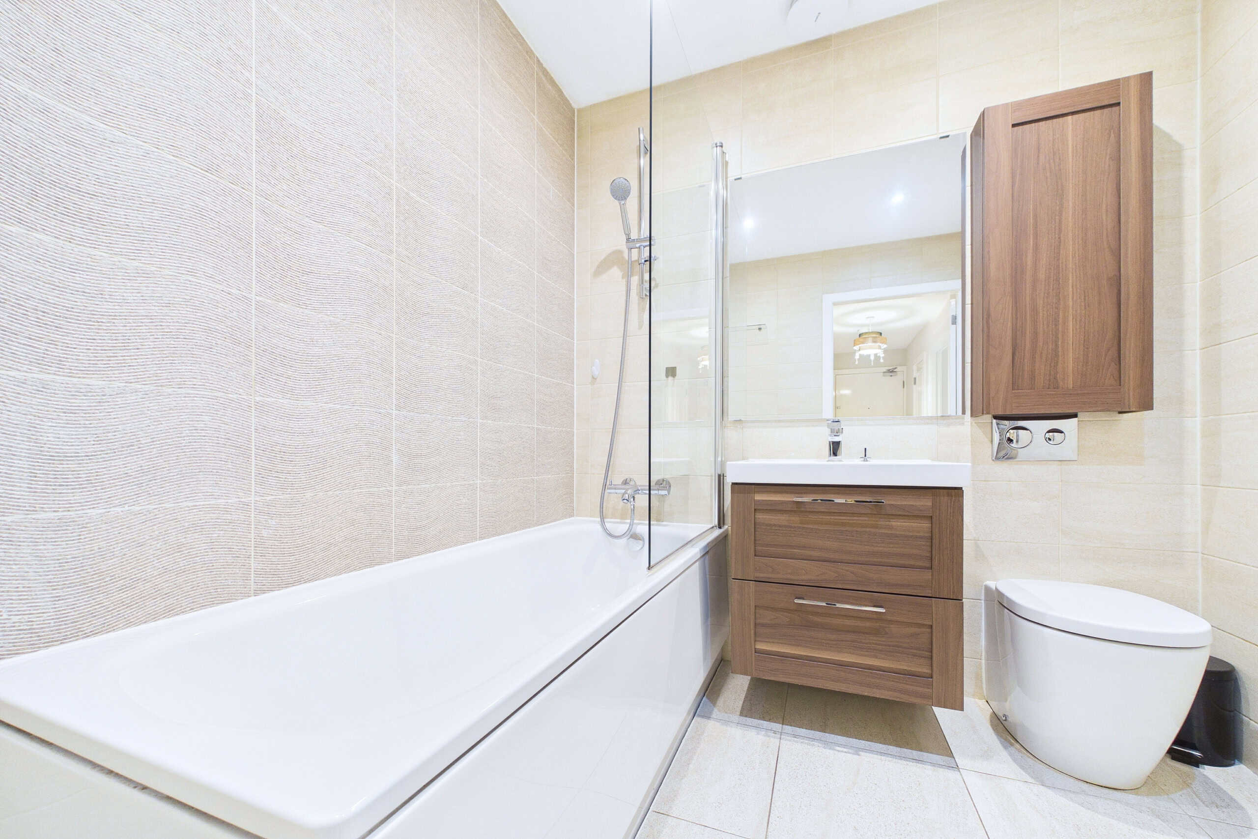 Executive Two-Bedroom Apartment To Let in Oatlands, Glasgow