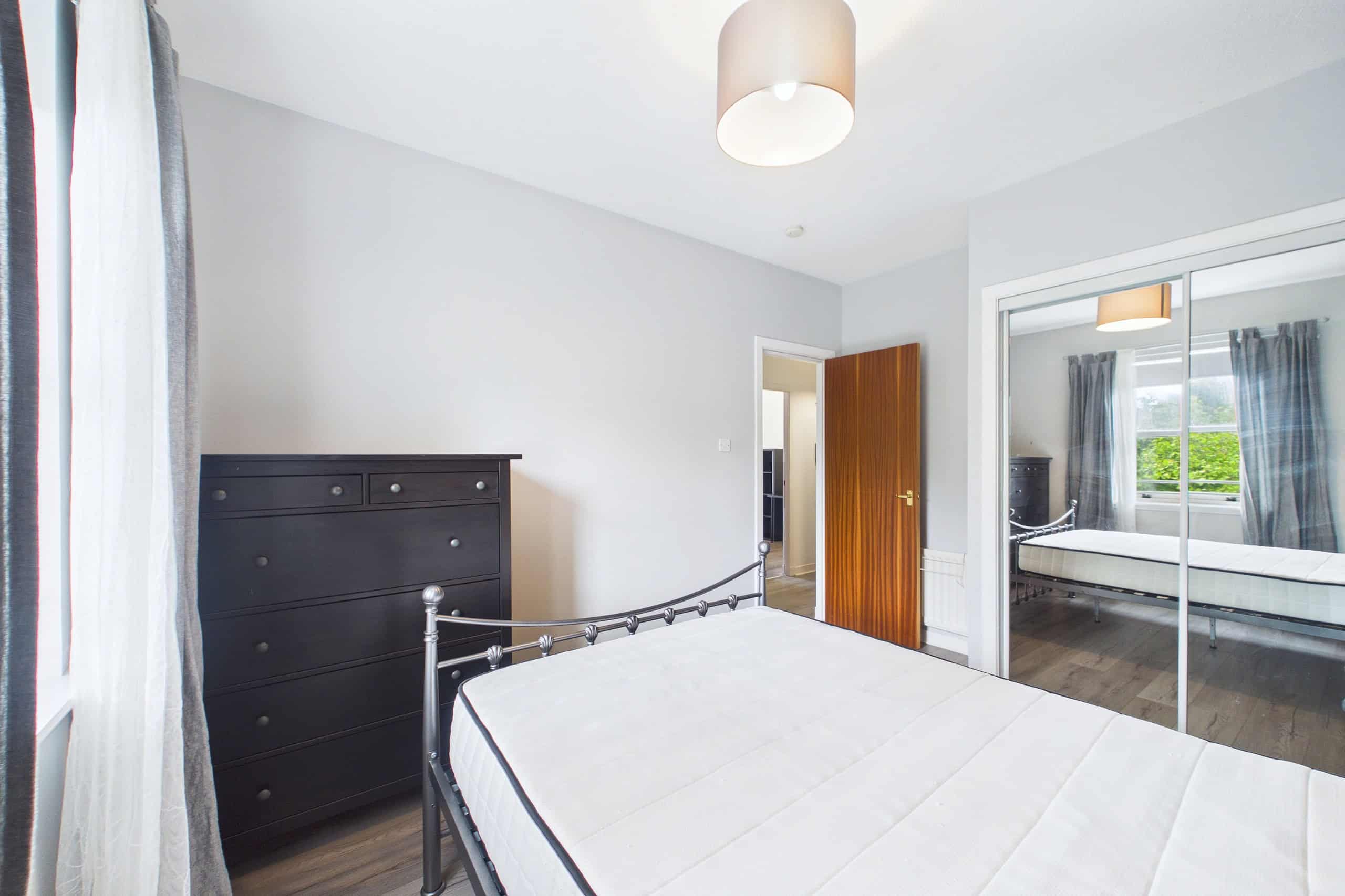 Two-Bedroom Flat for Sale in New Gorbals, Glasgow