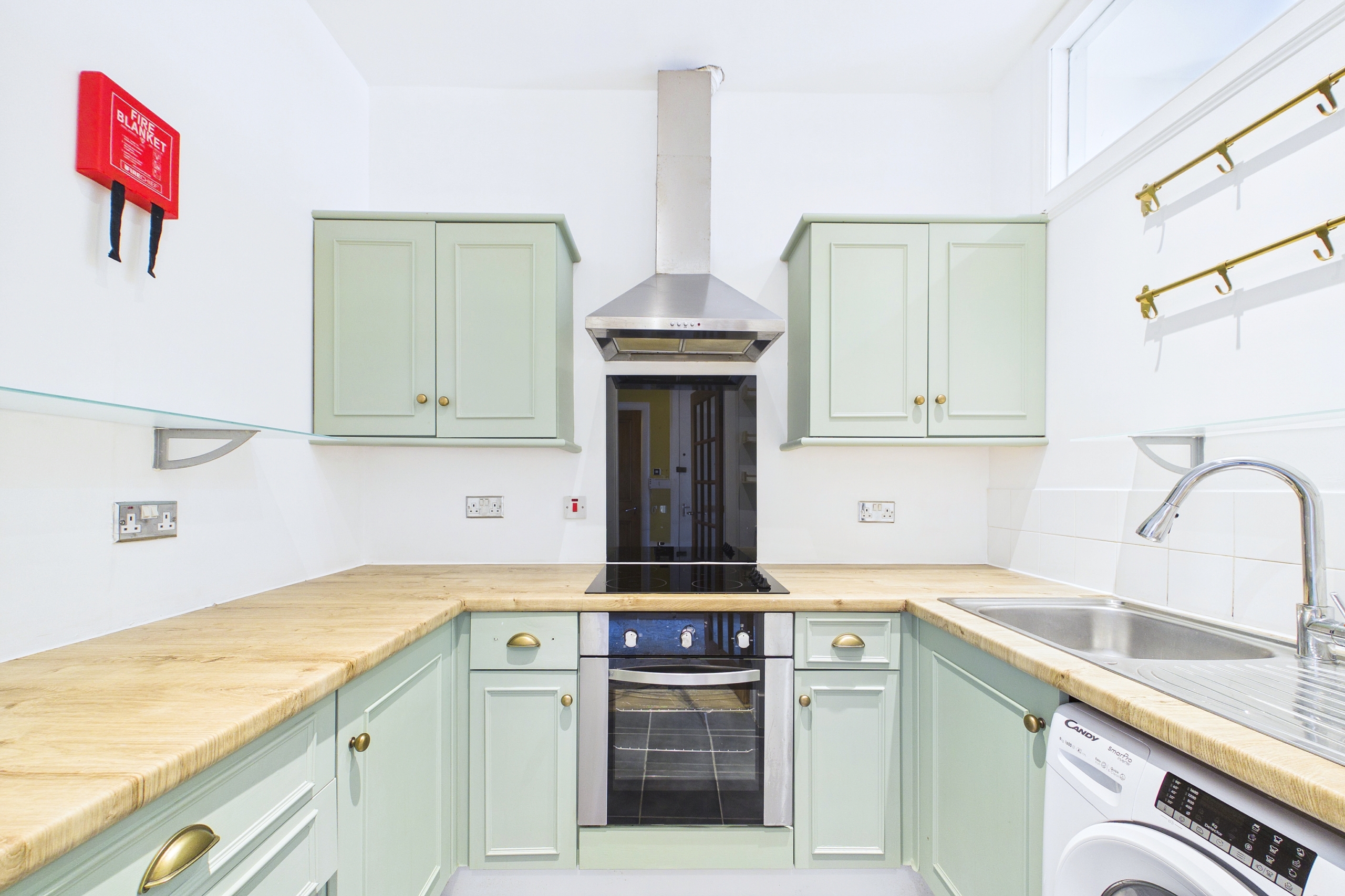 Beautiful Two-Bedroom Traditional Tenement Flat To Let in Partick, Glasgow