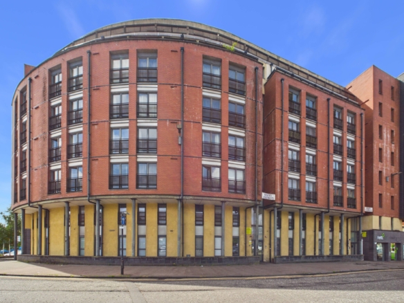 Two-Bedroom Flat For Sale in Glasgow City Centre