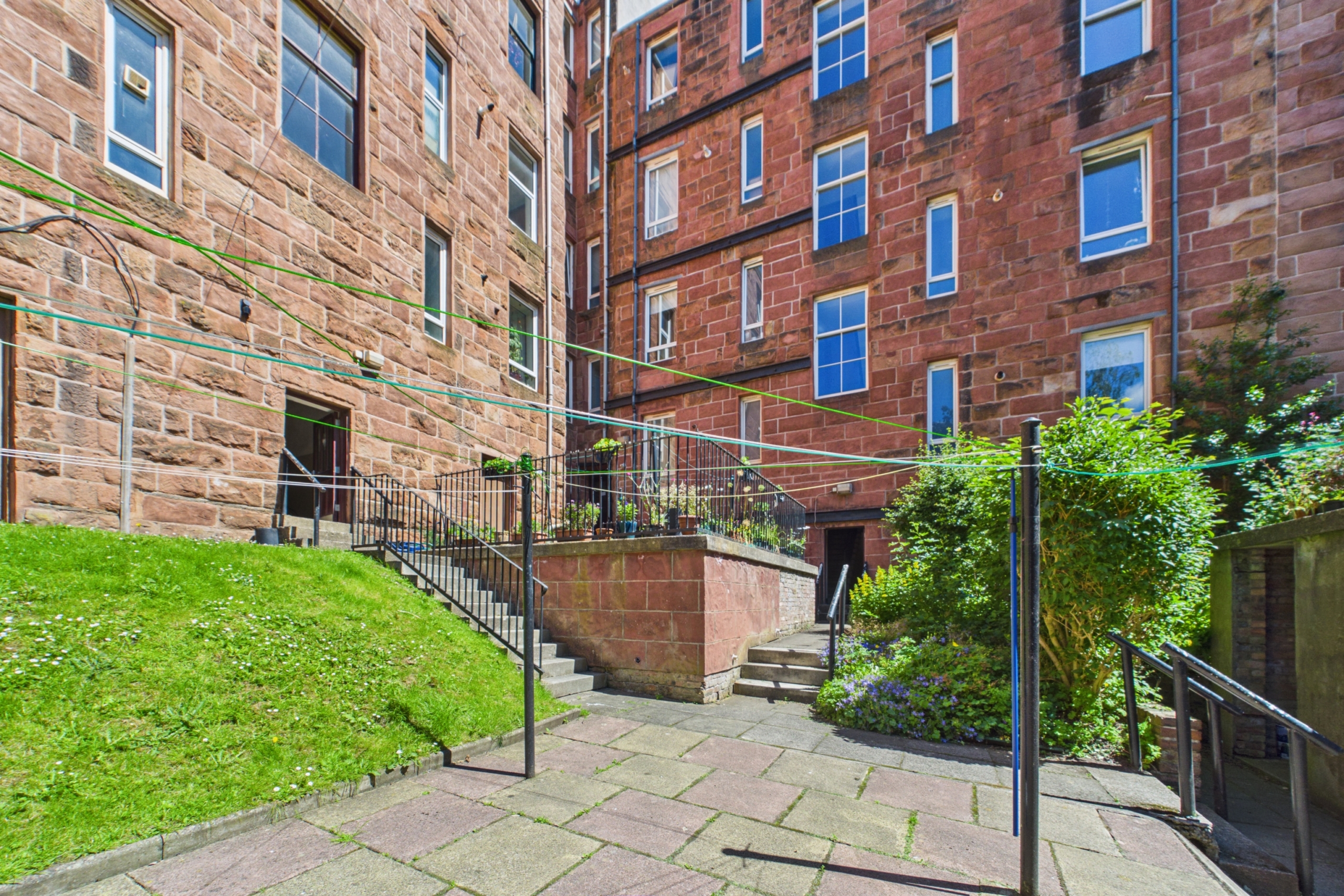 Beautiful Two-Bedroom Traditional Tenement Flat To Let in Partick, Glasgow