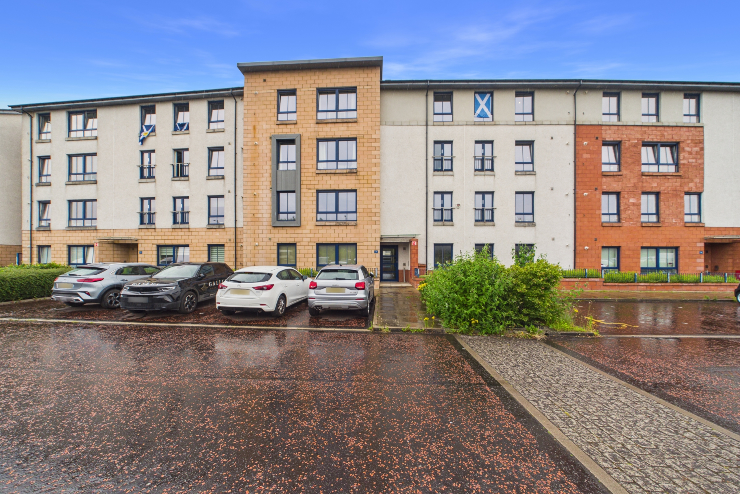 Executive Two-Bedroom Apartment To Let in Oatlands, Glasgow