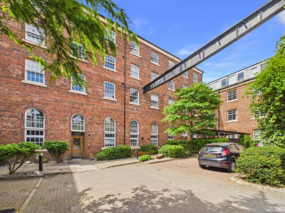 Two-Bedroom Duplex Apartment to Let in Tradeston, Glasgow City Centre