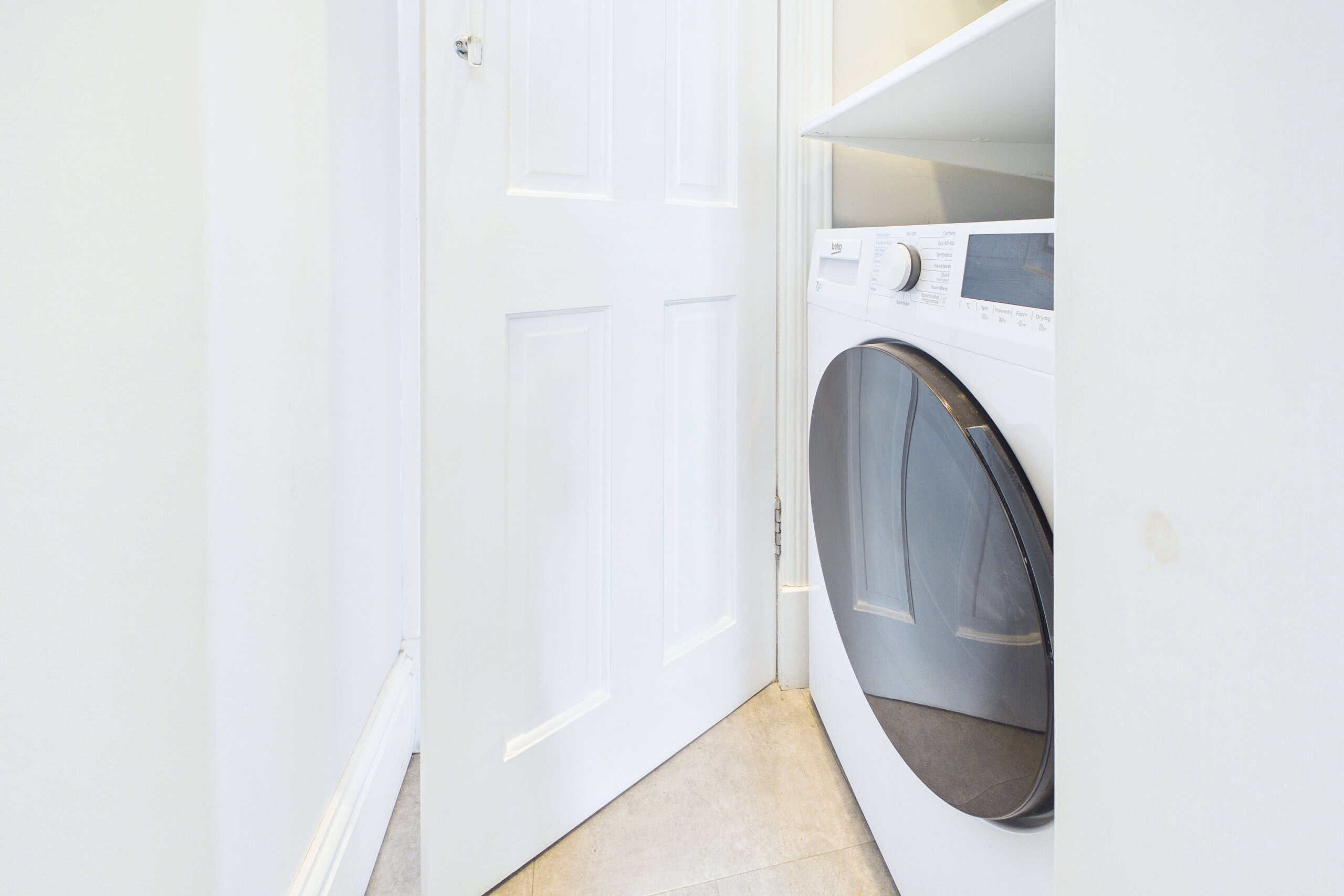 Beautifully appointed two-bedroom top floor tenement flat for sale in Mount Florida