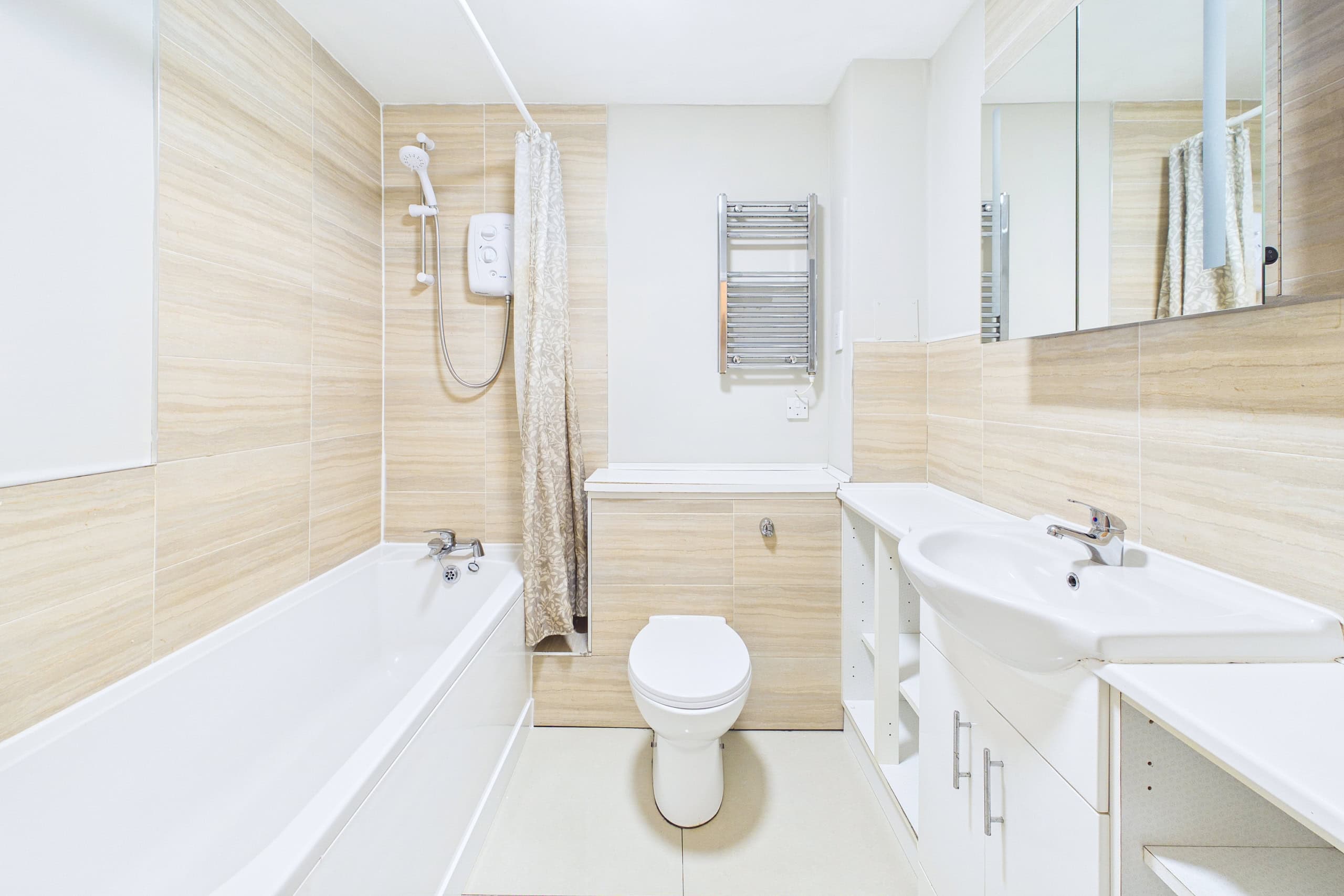 Two-Bedroom Flat For Sale in Glasgow City Centre