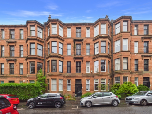 Beautiful two-bedroom traditional tenement flat to let in the highly sought-after Partick area of Glasgow’s vibrant West End.