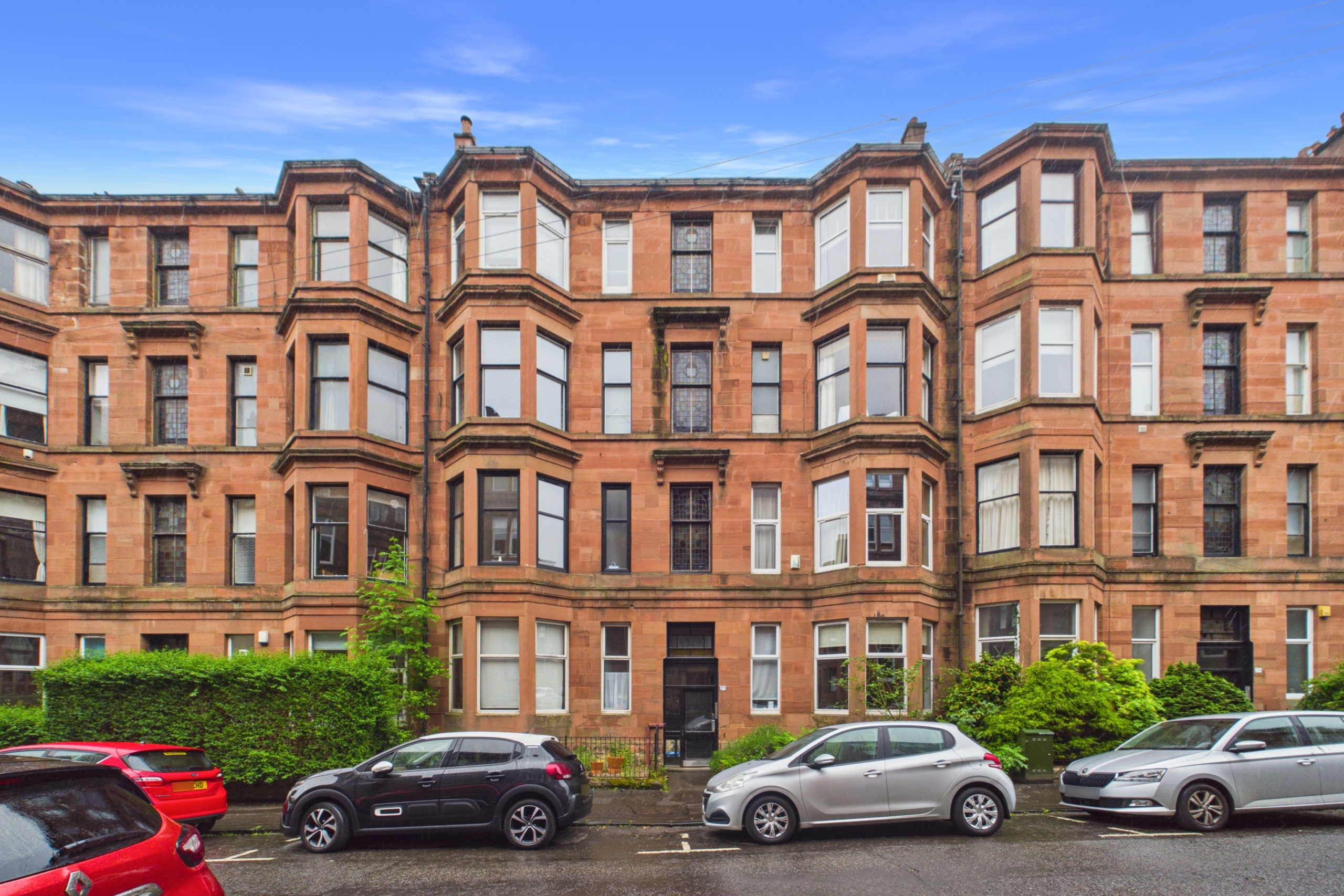 Beautiful two-bedroom traditional tenement flat to let in the highly sought-after Partick area of Glasgow’s vibrant West End.