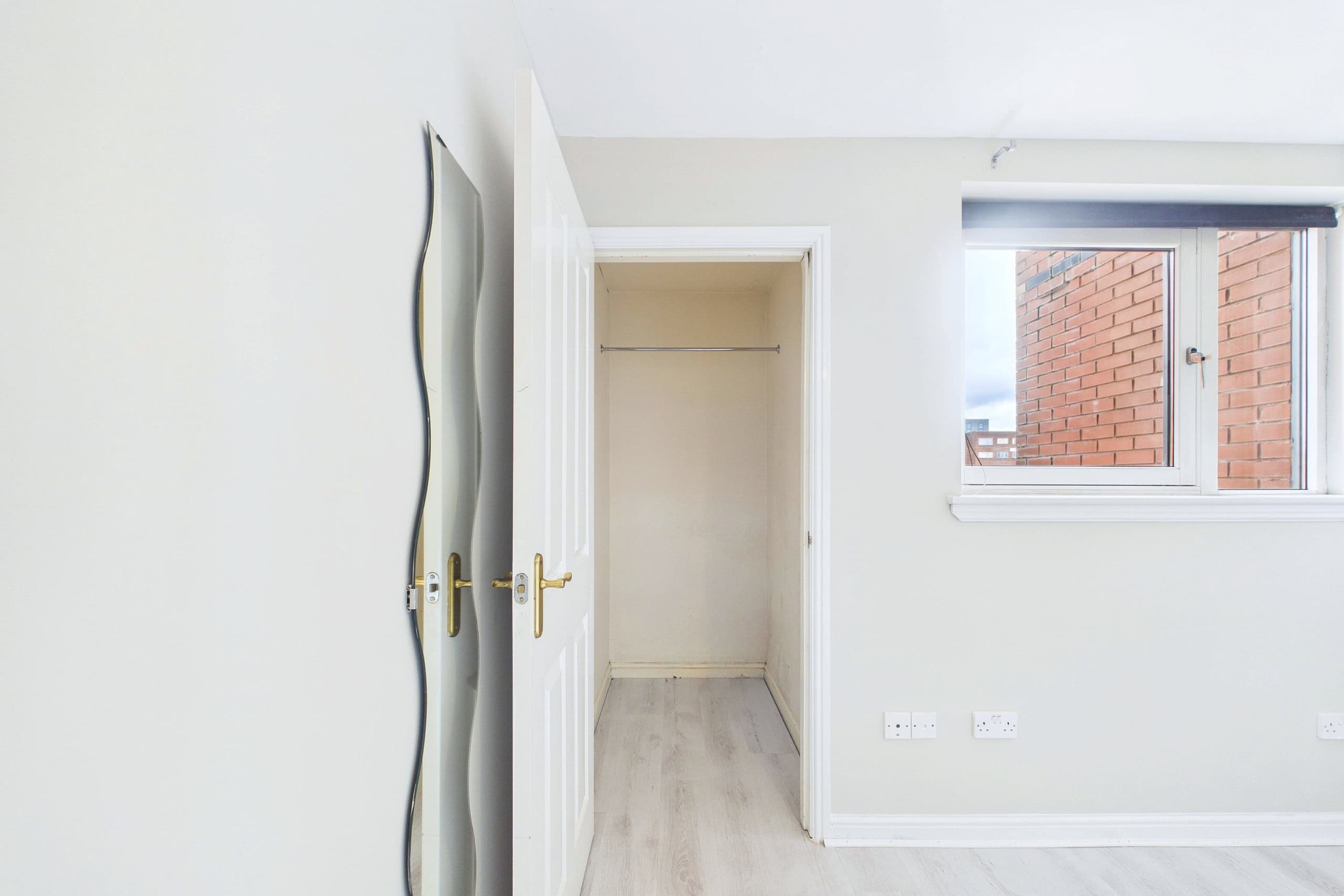 Two-Bedroom Flat For Sale in Glasgow City Centre