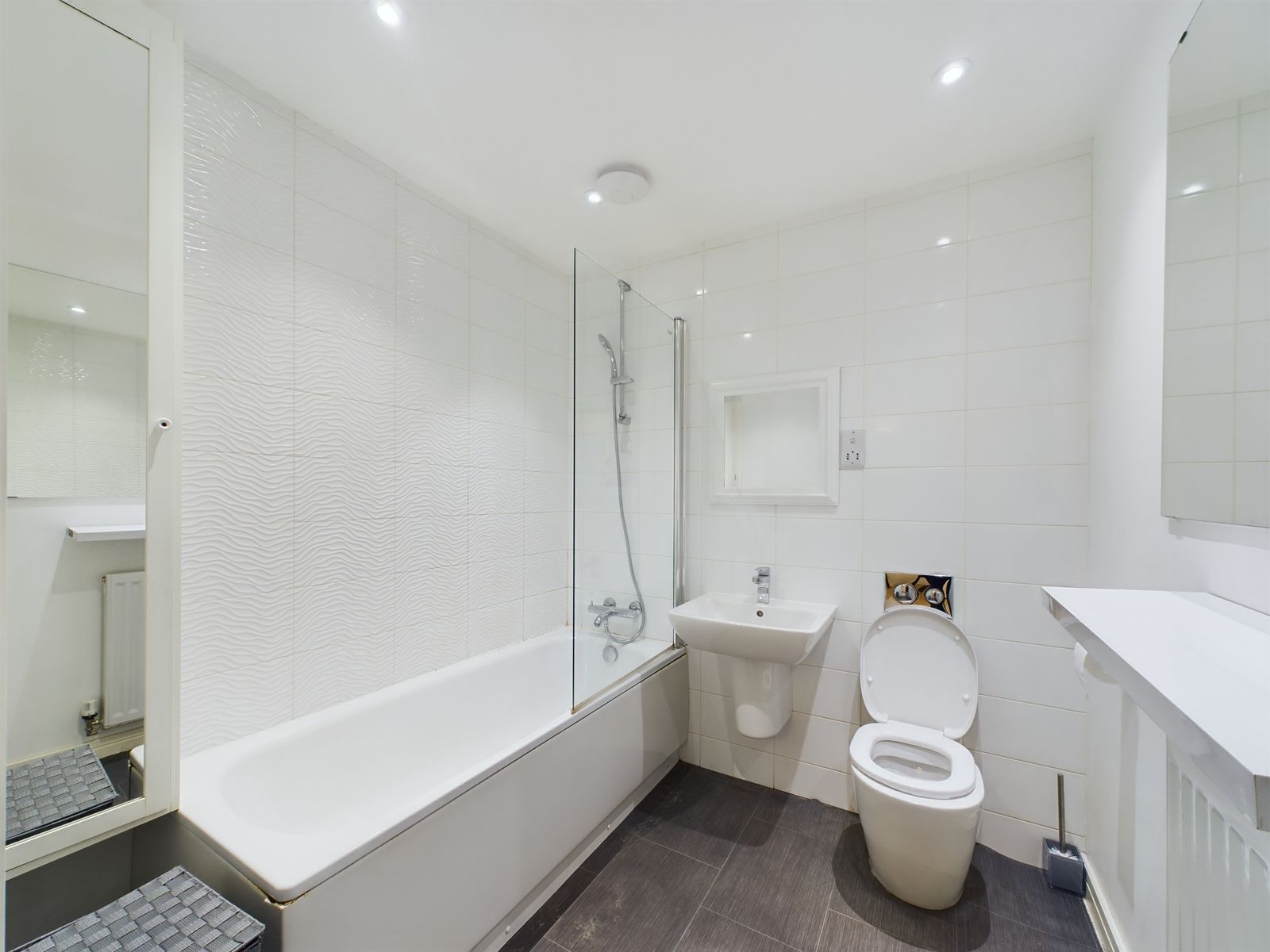 Stylish Two-Bedroom Apartment To Let