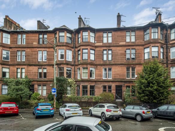 Stunning Two-Bedroom Ground Floor Tenement Flat To Let in Hyndland, Glasgow