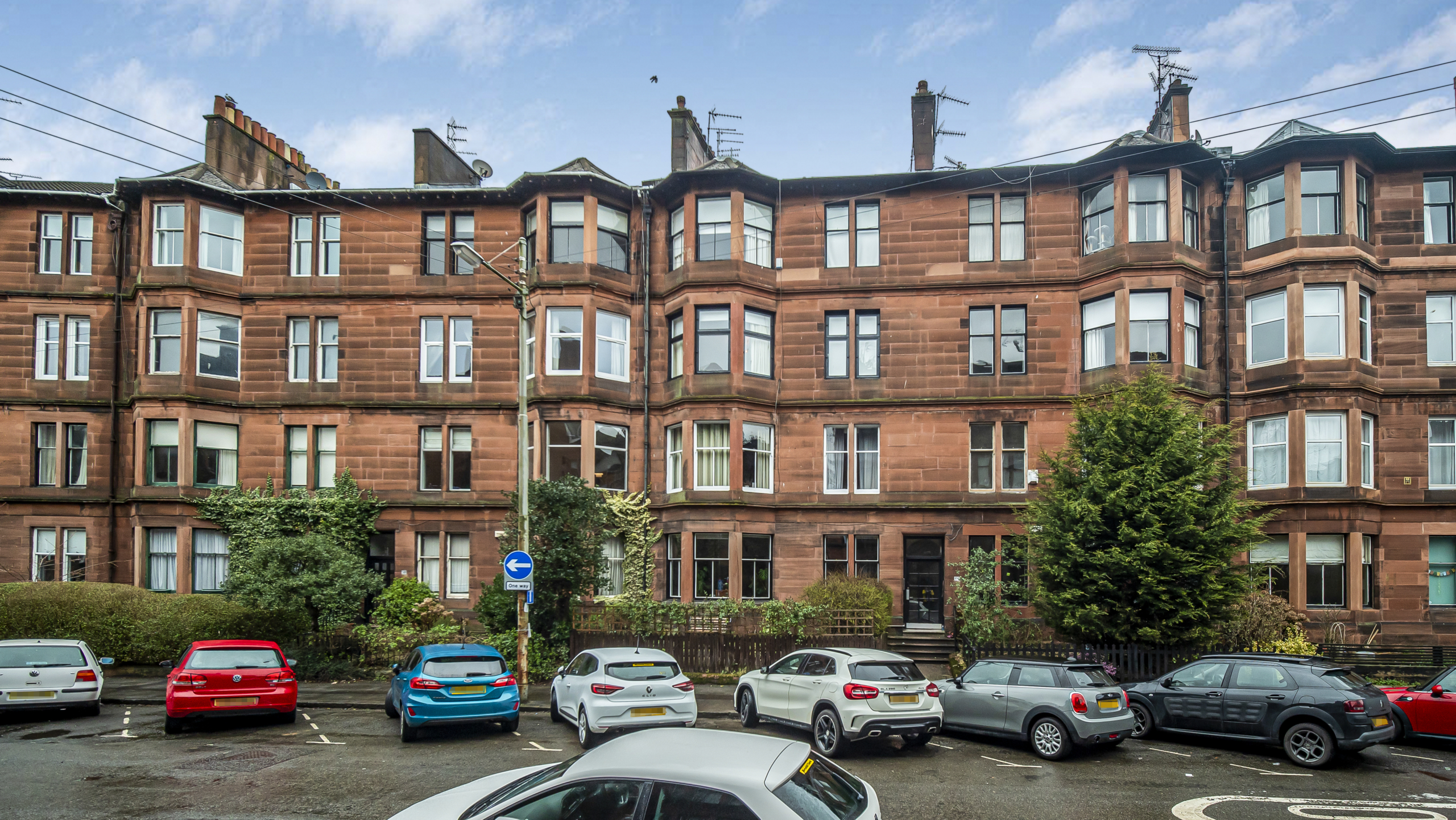 Stunning Two-Bedroom Ground Floor Tenement Flat To Let in Hyndland, Glasgow