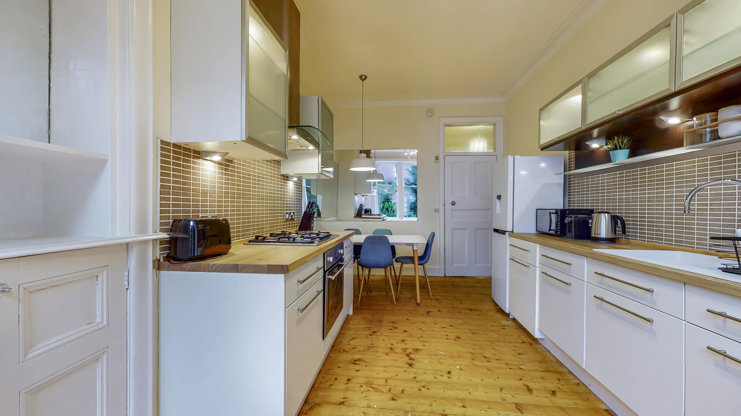 Stunning Two-Bedroom Ground Floor Tenement Flat To Let in Hyndland, Glasgow