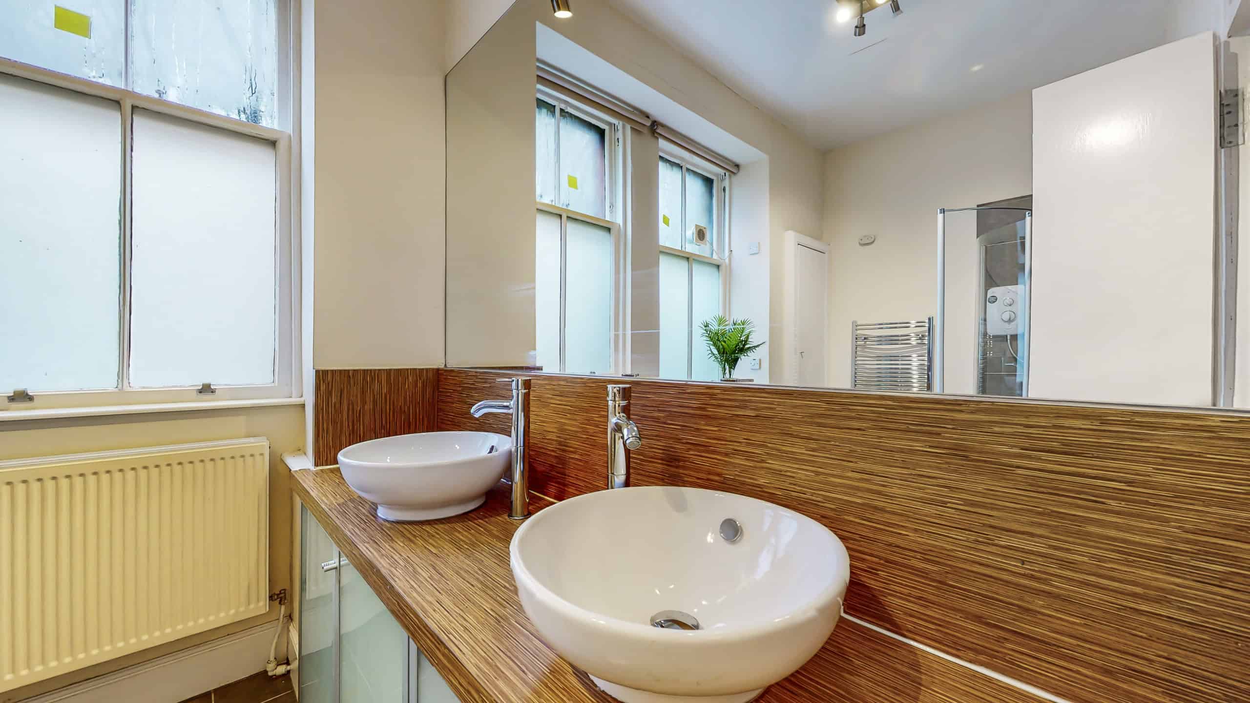 Stunning Two-Bedroom Ground Floor Tenement Flat To Let in Hyndland, Glasgow