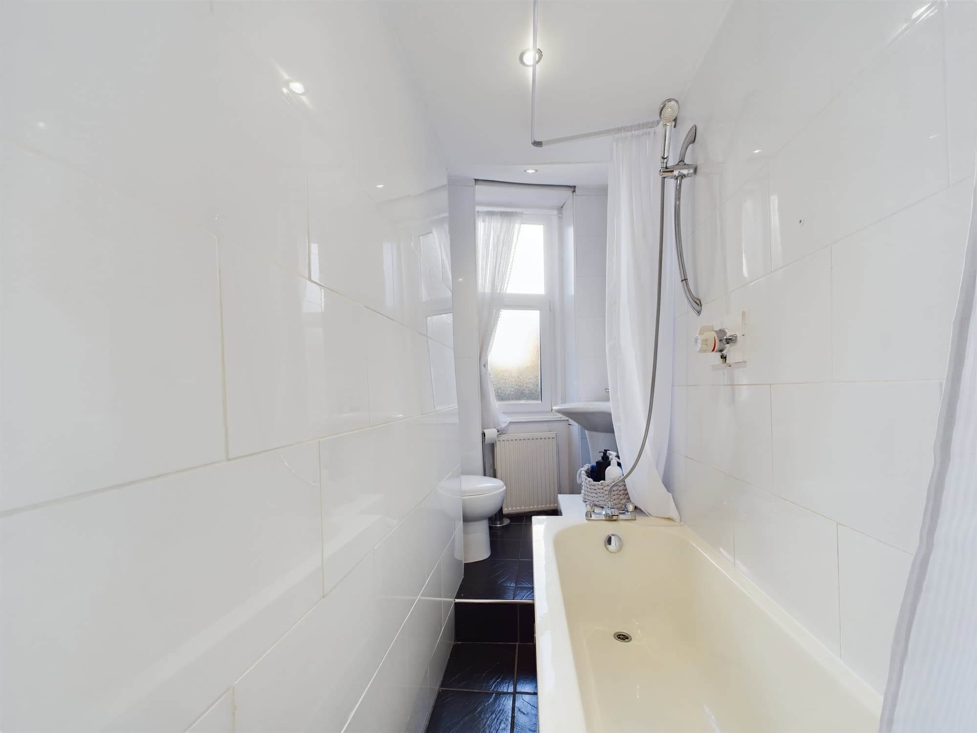 184 Kilmarnock Road - Fantastic One-Bedroom Flat To Let in Shawlands