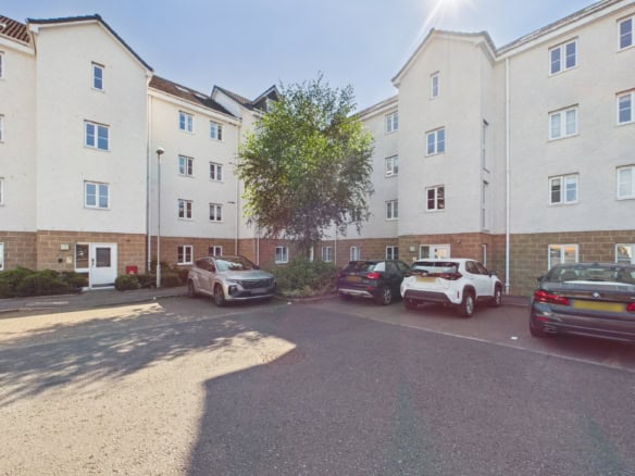 Spacious Two-Bedroom Apartment To Let in Uddingston