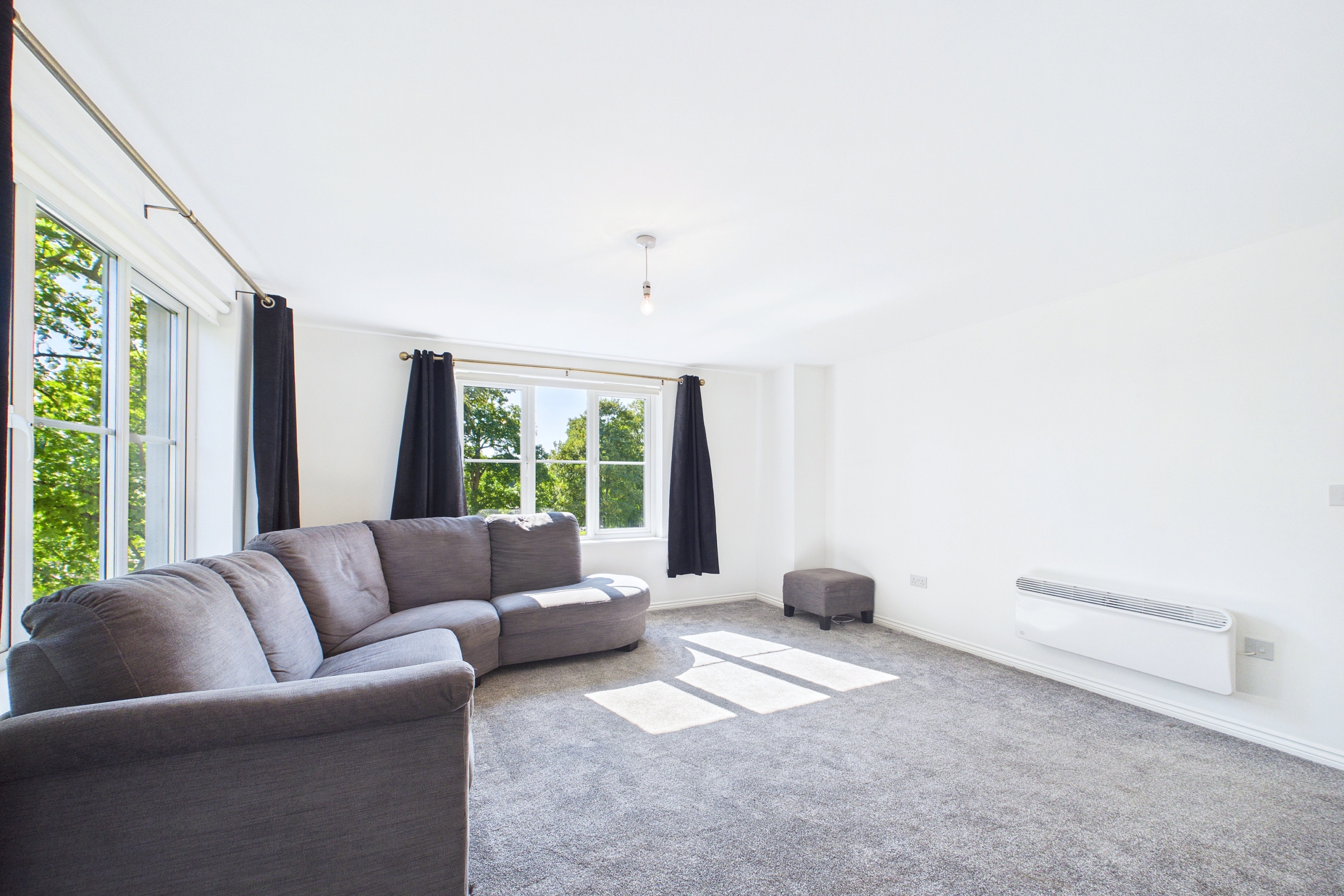 Spacious Two-Bedroom Apartment To Let in Uddingston