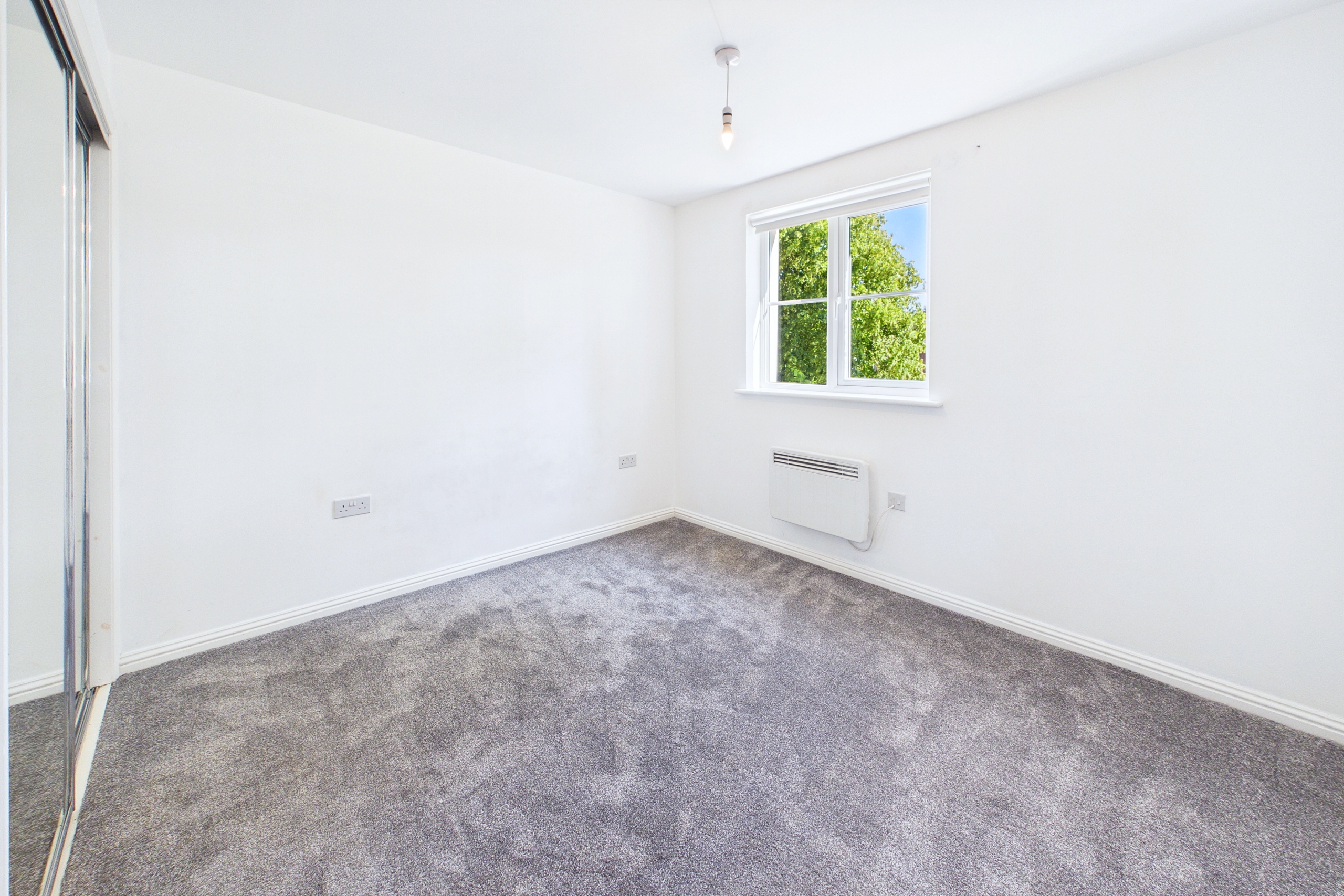 Spacious Two-Bedroom Apartment To Let in Uddingston