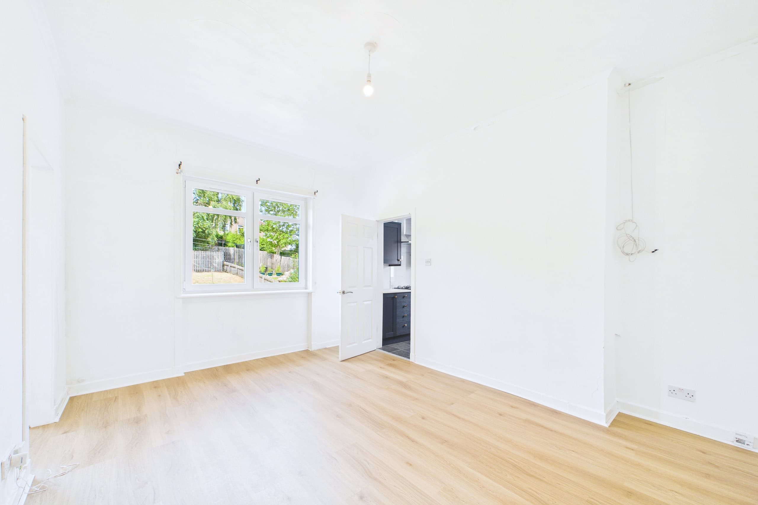 Refurbished Three-Bedroom Upper Cottage Flat To Let in Mosspark, Glasgow