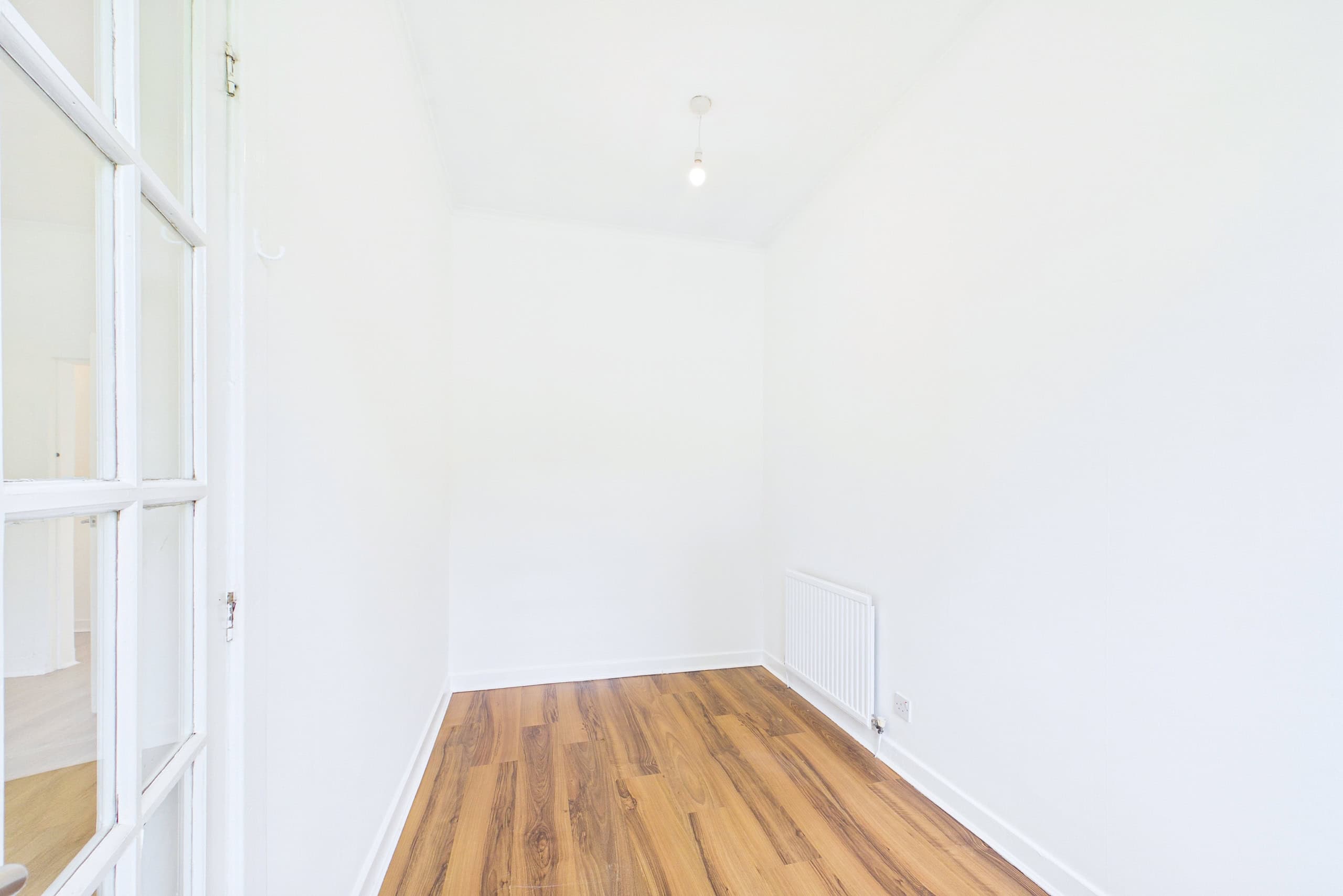 Refurbished Three-Bedroom Upper Cottage Flat To Let in Mosspark, Glasgow