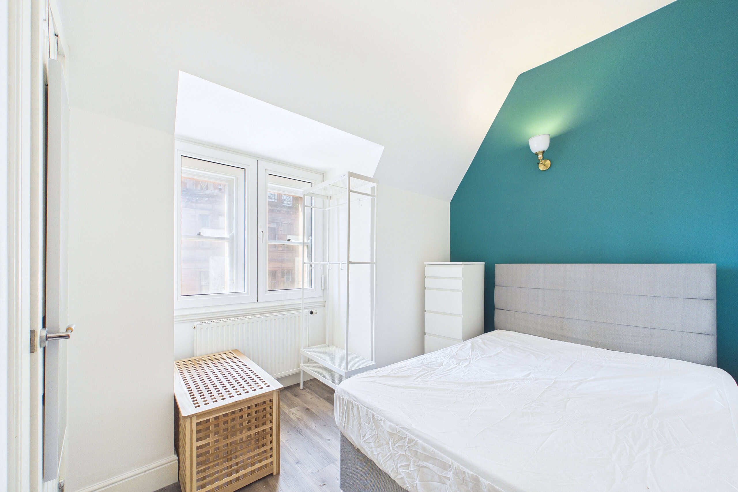 48 West Regent Street - Stylish One-Bedroom Apartment To Let in De Quincey House