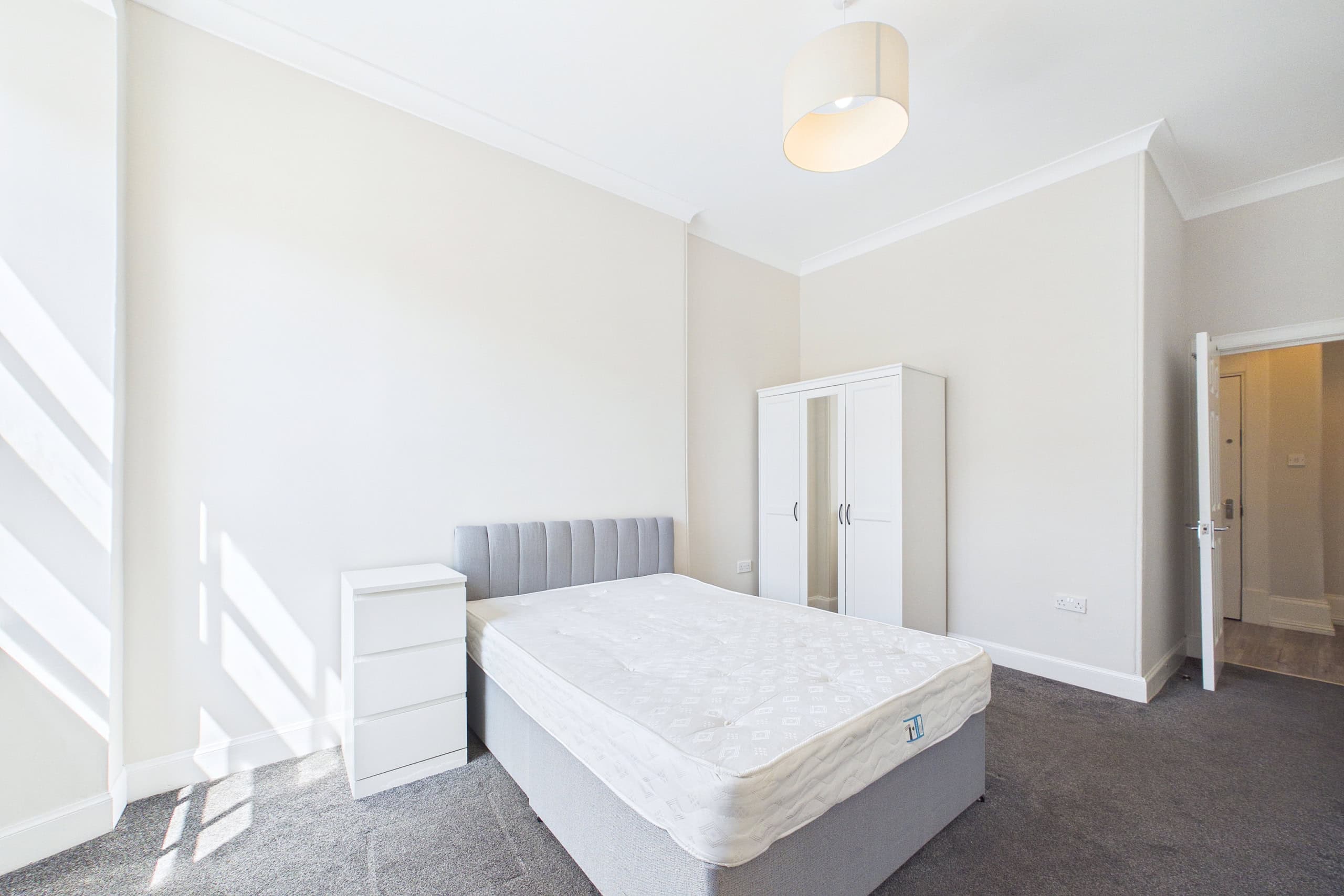 46 Buccleuch Street - Stylish Three-Bedroom Tenement Flat for Sale in Glasgow City Centre