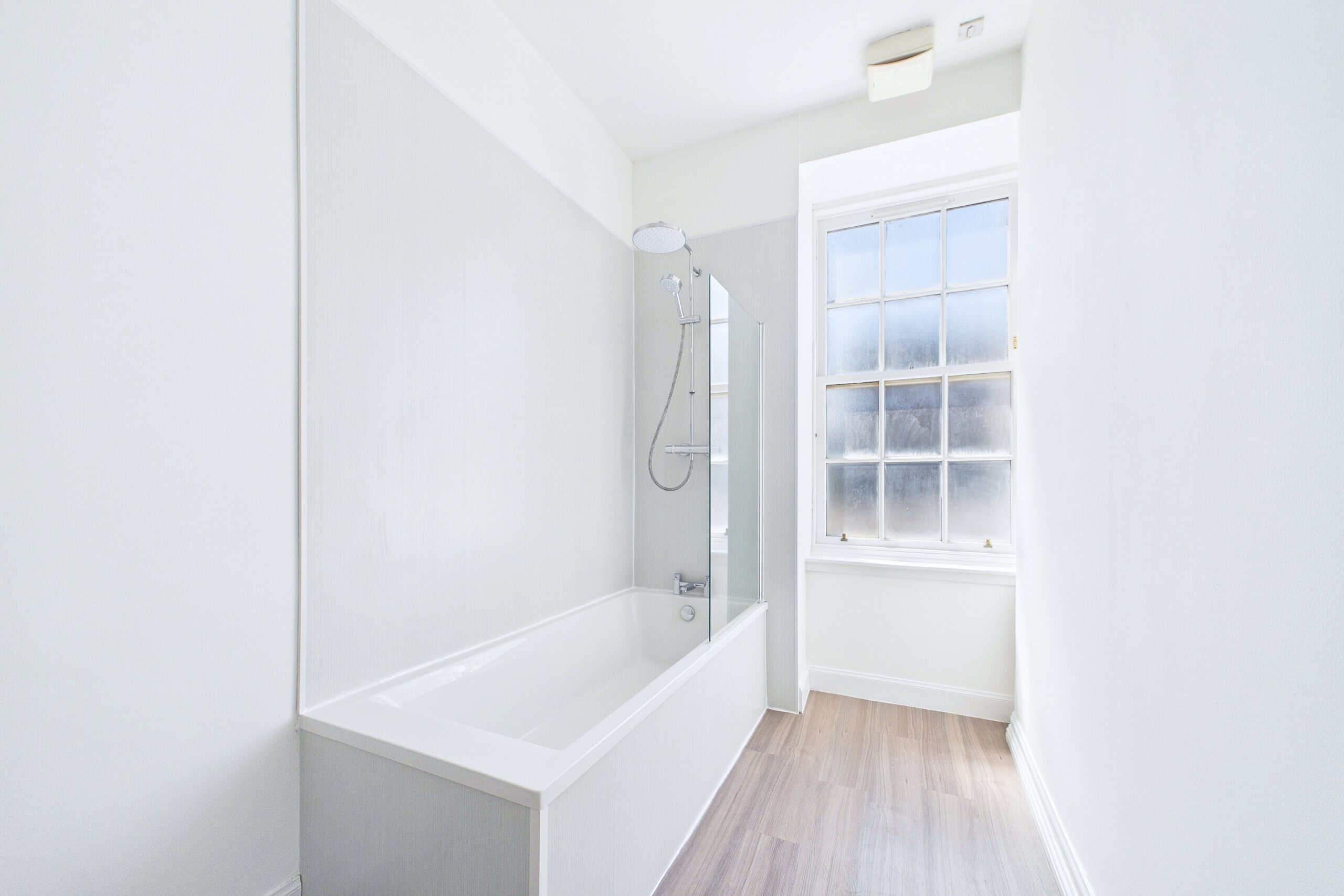 46 Buccleuch Street - Stylish Three-Bedroom Tenement Flat for Sale in Glasgow City Centre