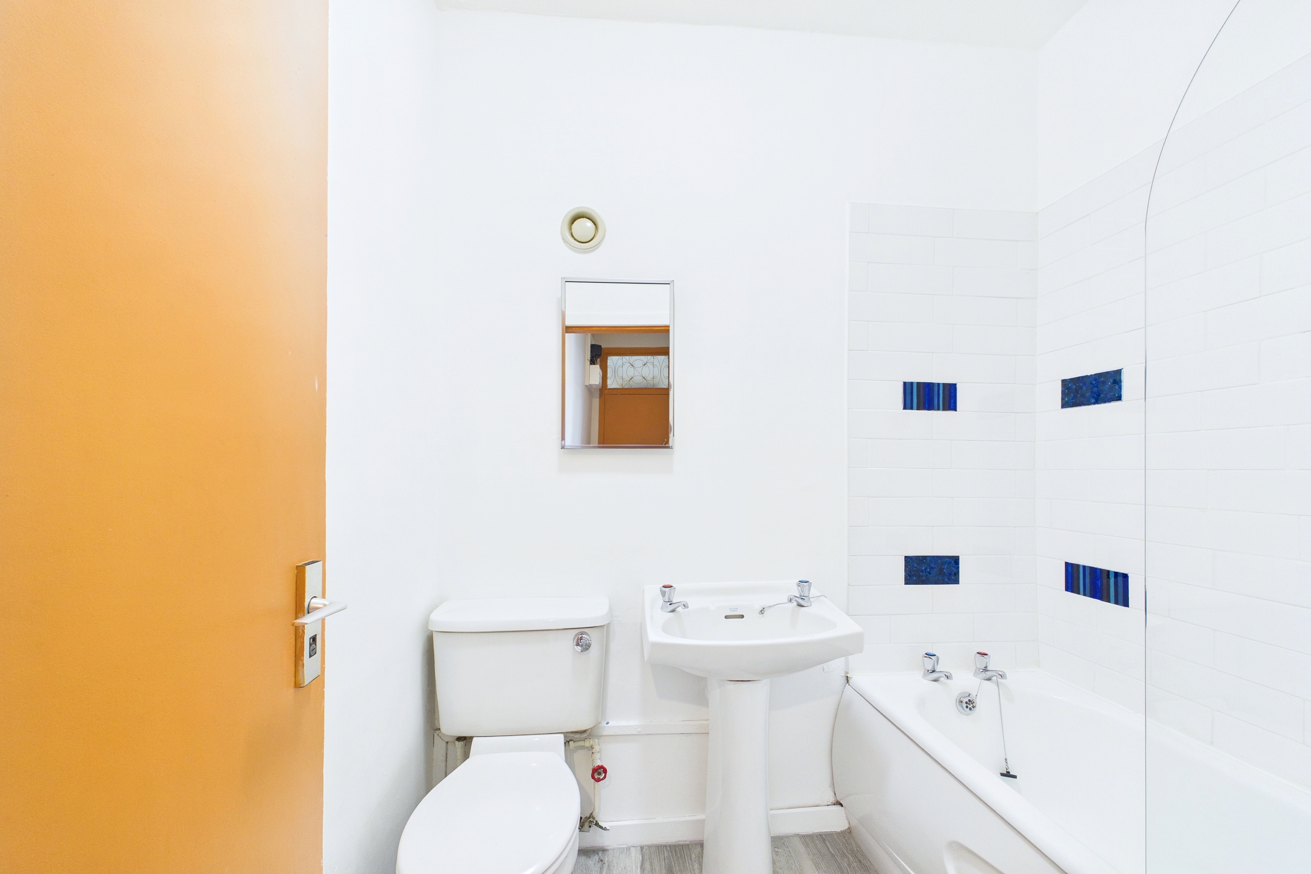 Bright One-Bedroom Top Floor Tenement Flat To Let in Dennistoun, Glasgow