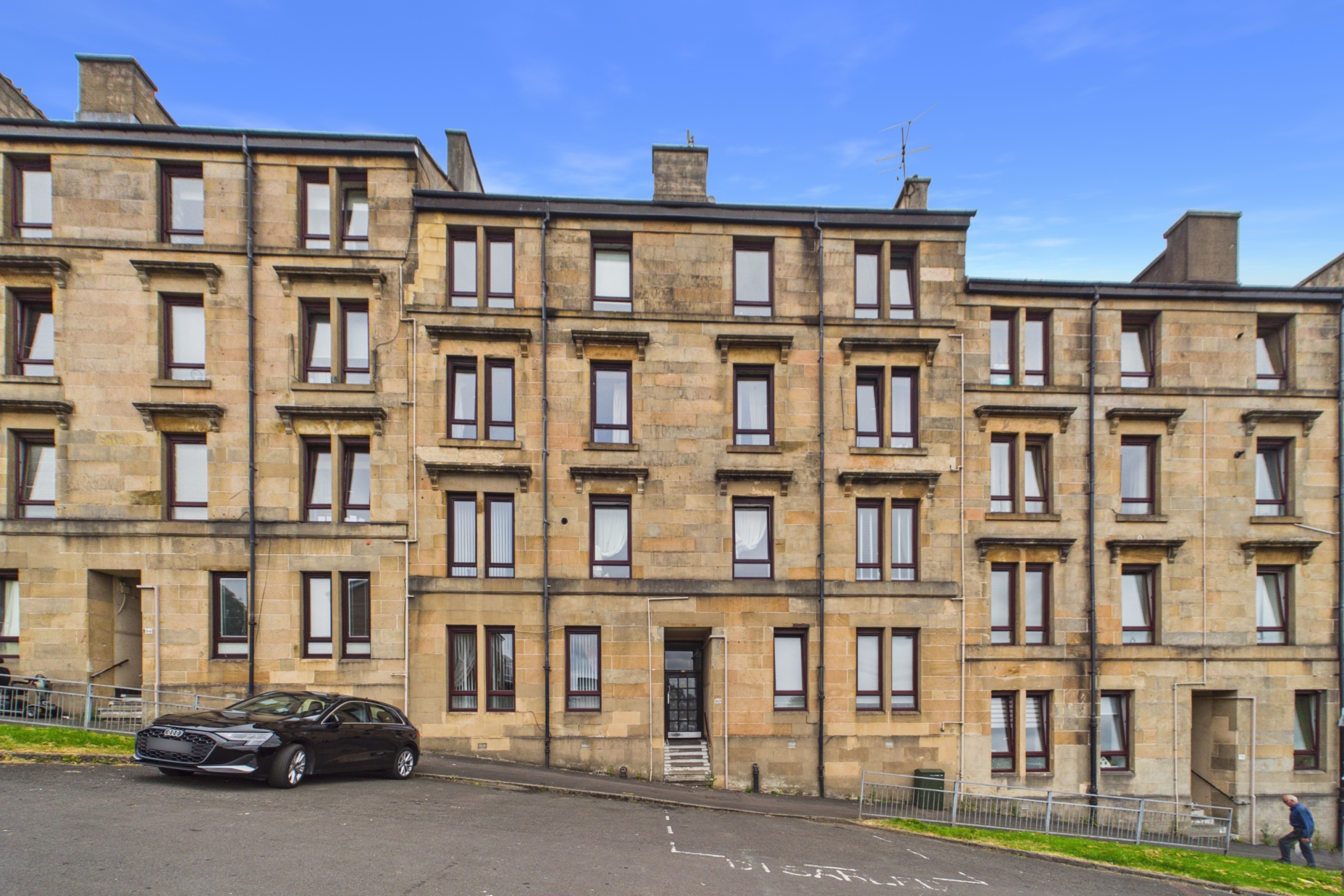 Bright One-Bedroom Top Floor Tenement Flat To Let in Dennistoun, Glasgow