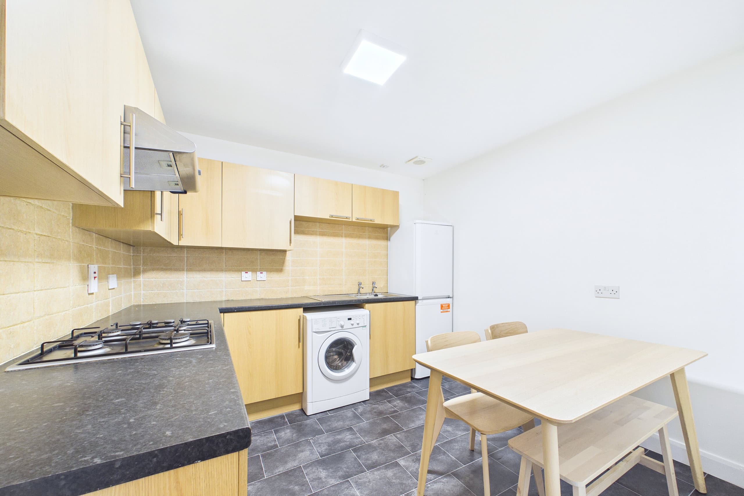 Three-Bedroom Top Floor Tenement Flat To Let on West Princes Street, Glasgow