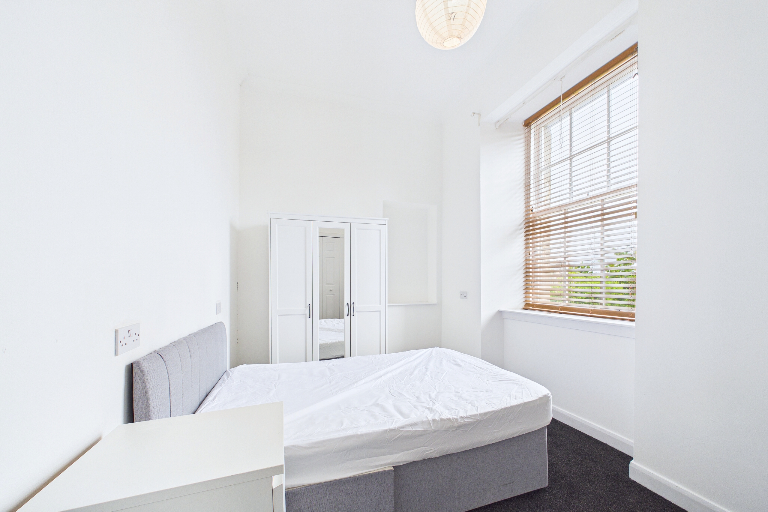 Three-Bedroom Top Floor Tenement Flat To Let on West Princes Street, Glasgow