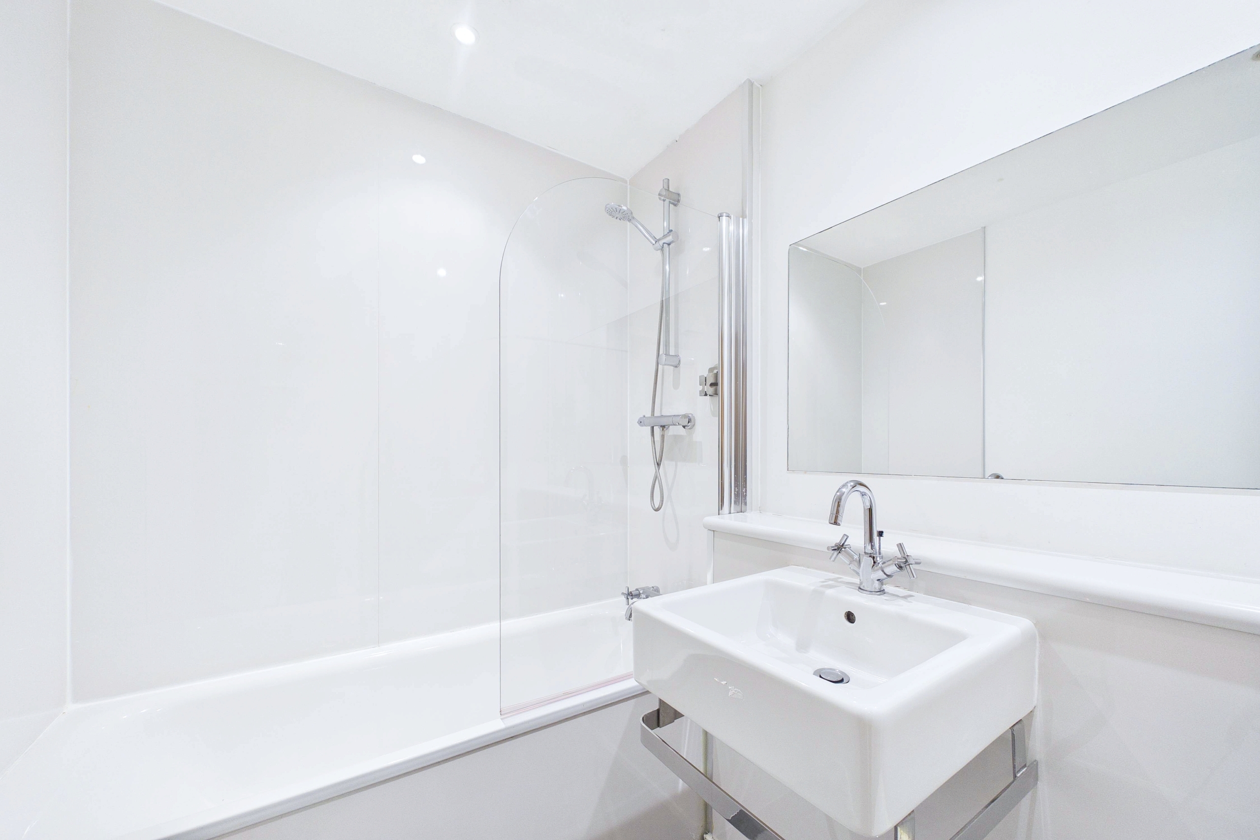 Stylish One-Bedroom City Centre Flat To Let in Glasgow City Centre