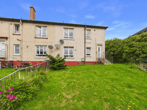 Bright Two-Bedroom Upper Cottage Flat To Let in Springburn, Glasgow