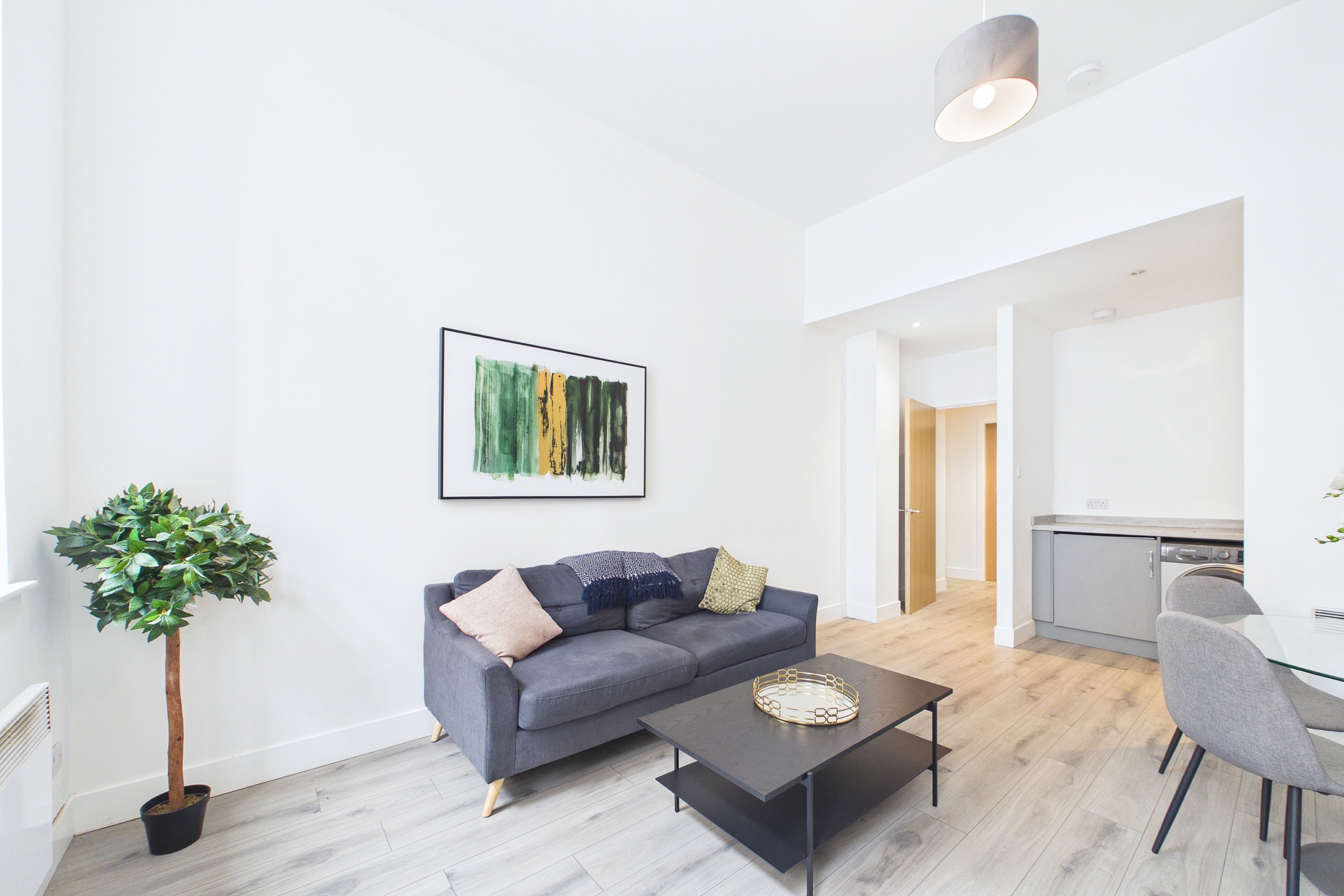 Stylish One-Bedroom City Centre Flat To Let in Glasgow City Centre