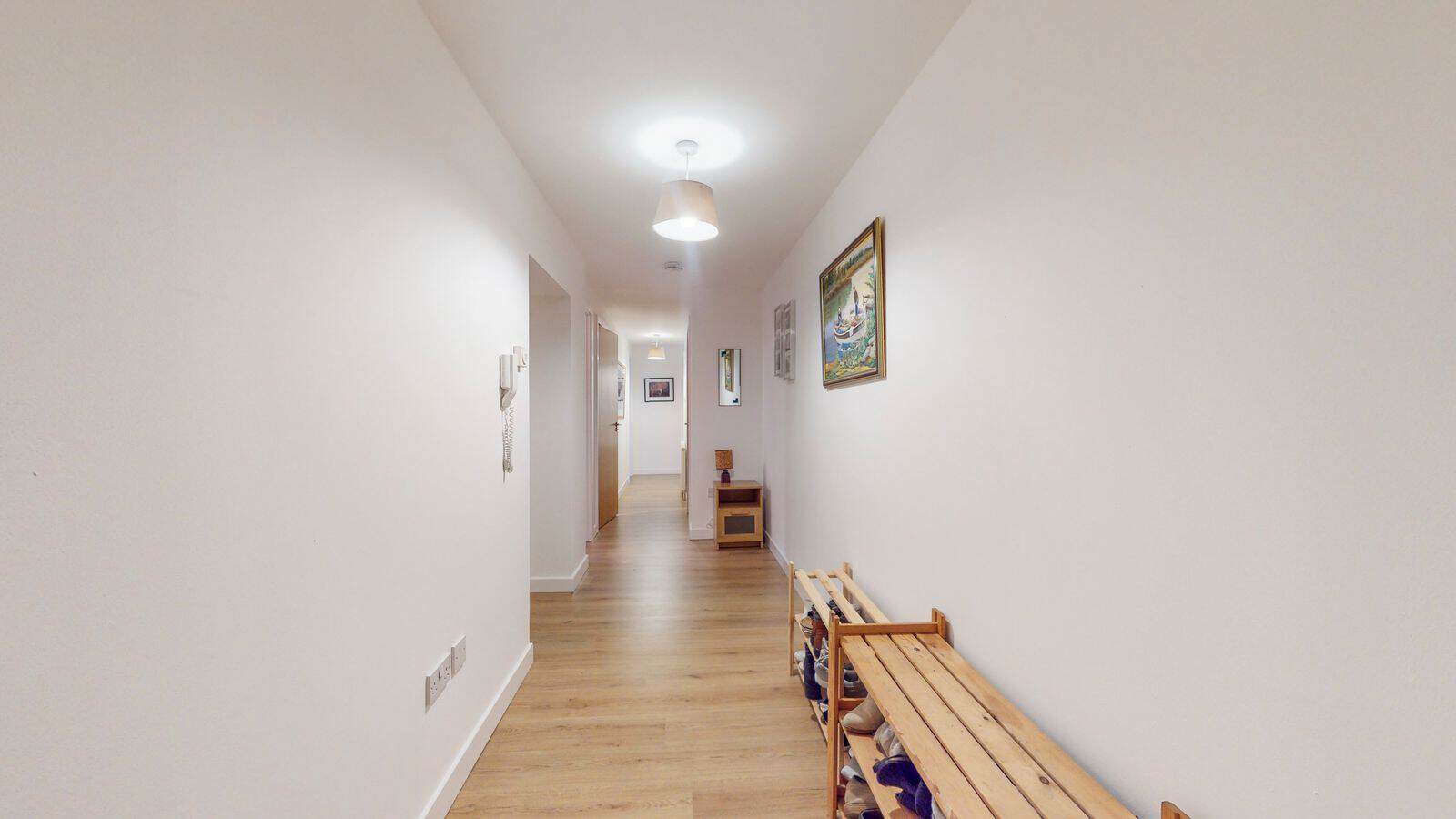 exceptional three-bedroom executive apartment to let on Bothwell Street, in the heart of Glasgow City Centre.