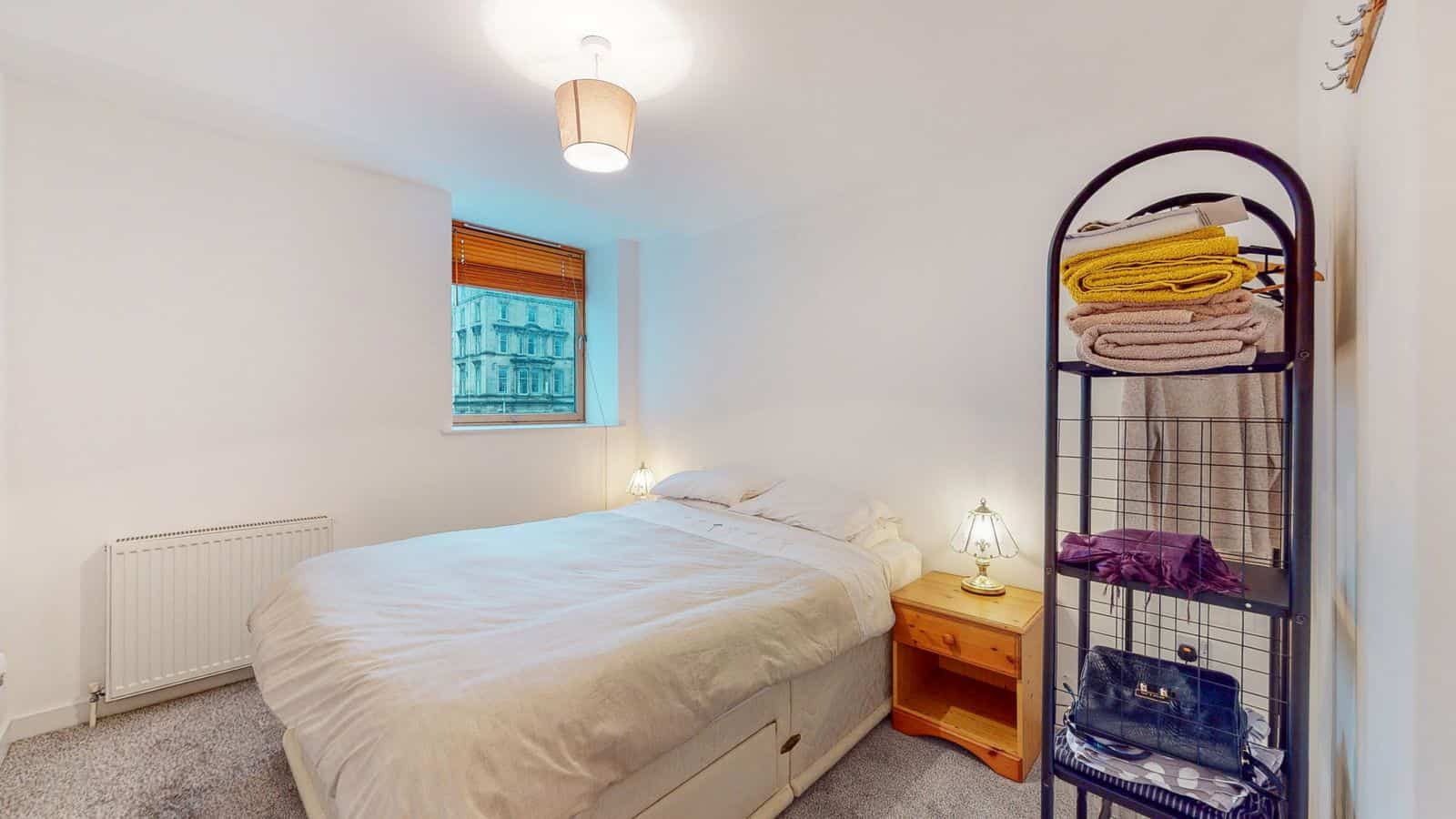exceptional three-bedroom executive apartment to let on Bothwell Street, in the heart of Glasgow City Centre.