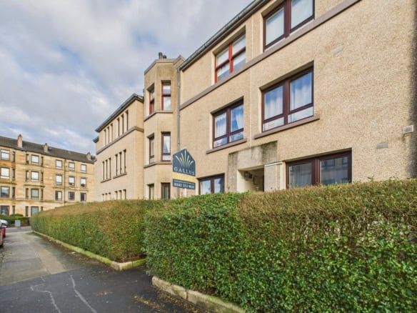 Spacious Two-Bedroom Flat To Let in Dennistoun, Glasgow