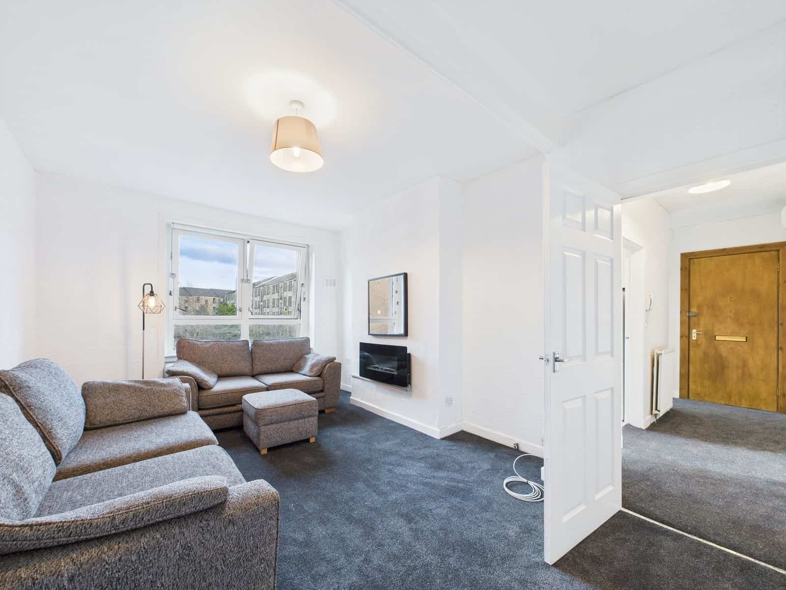 Spacious Two-Bedroom Flat To Let in Dennistoun, Glasgow